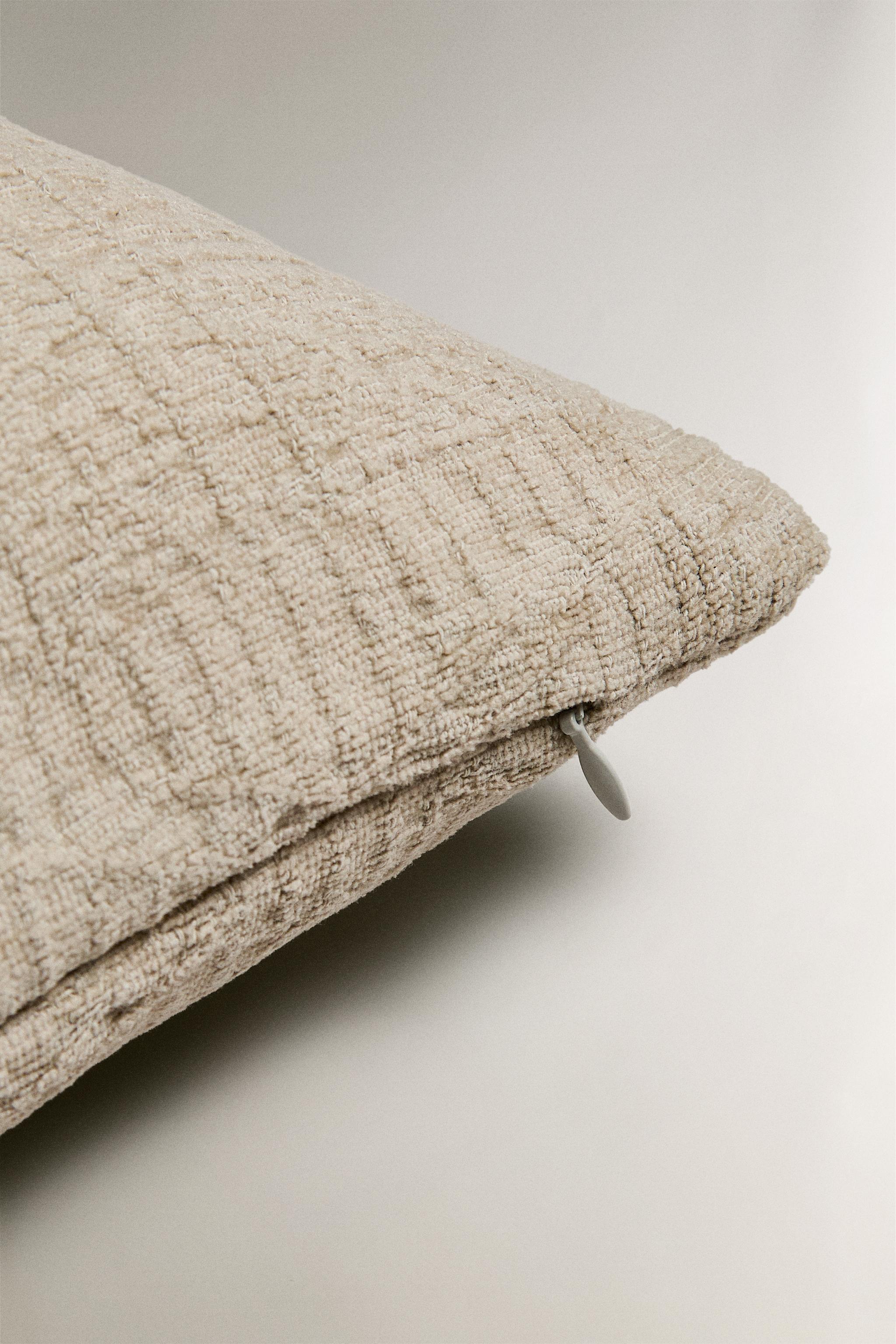 JACQUARD THROW PILLOW COVER