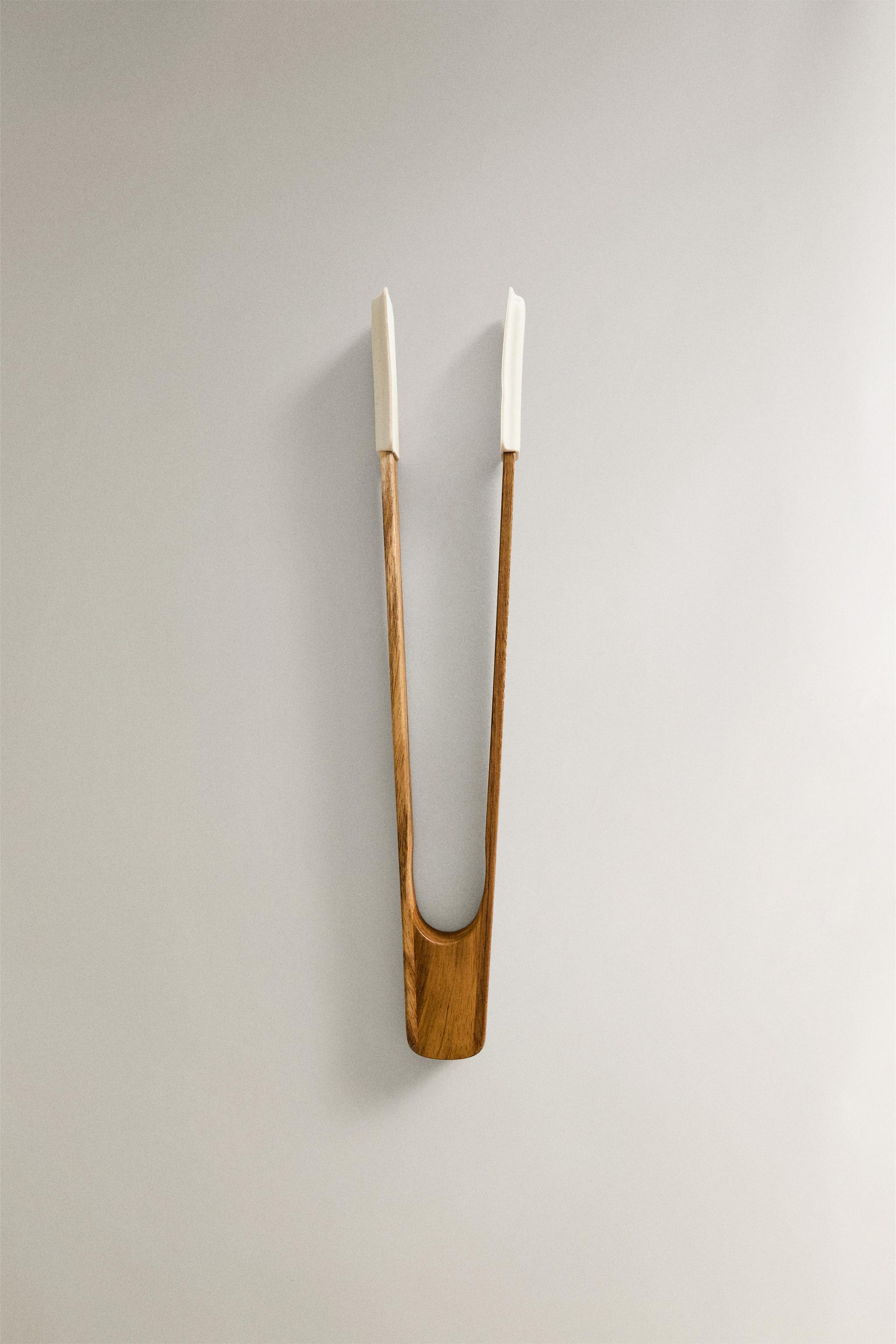 SILICONE AND WOODEN TONGS