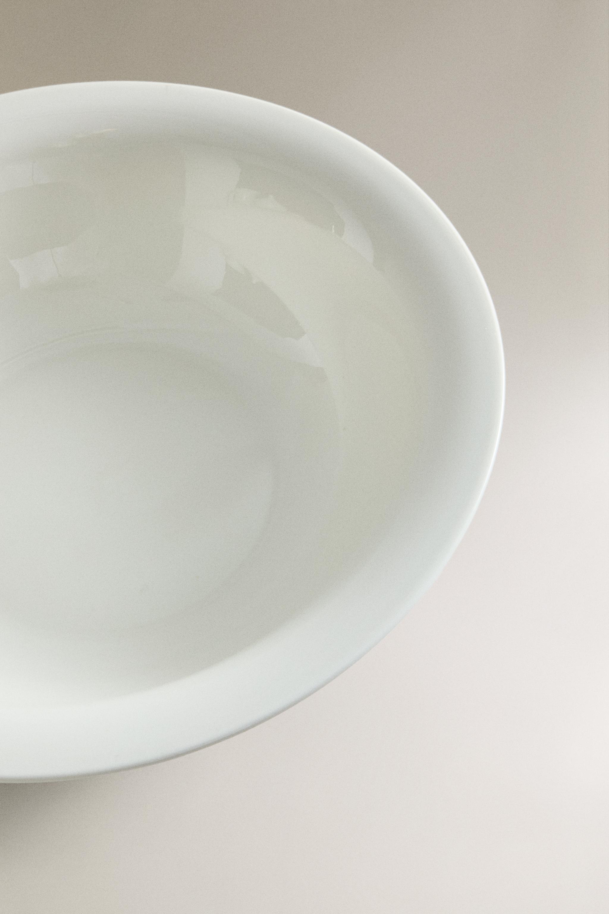 CERAMIC BATHROOM BOWL