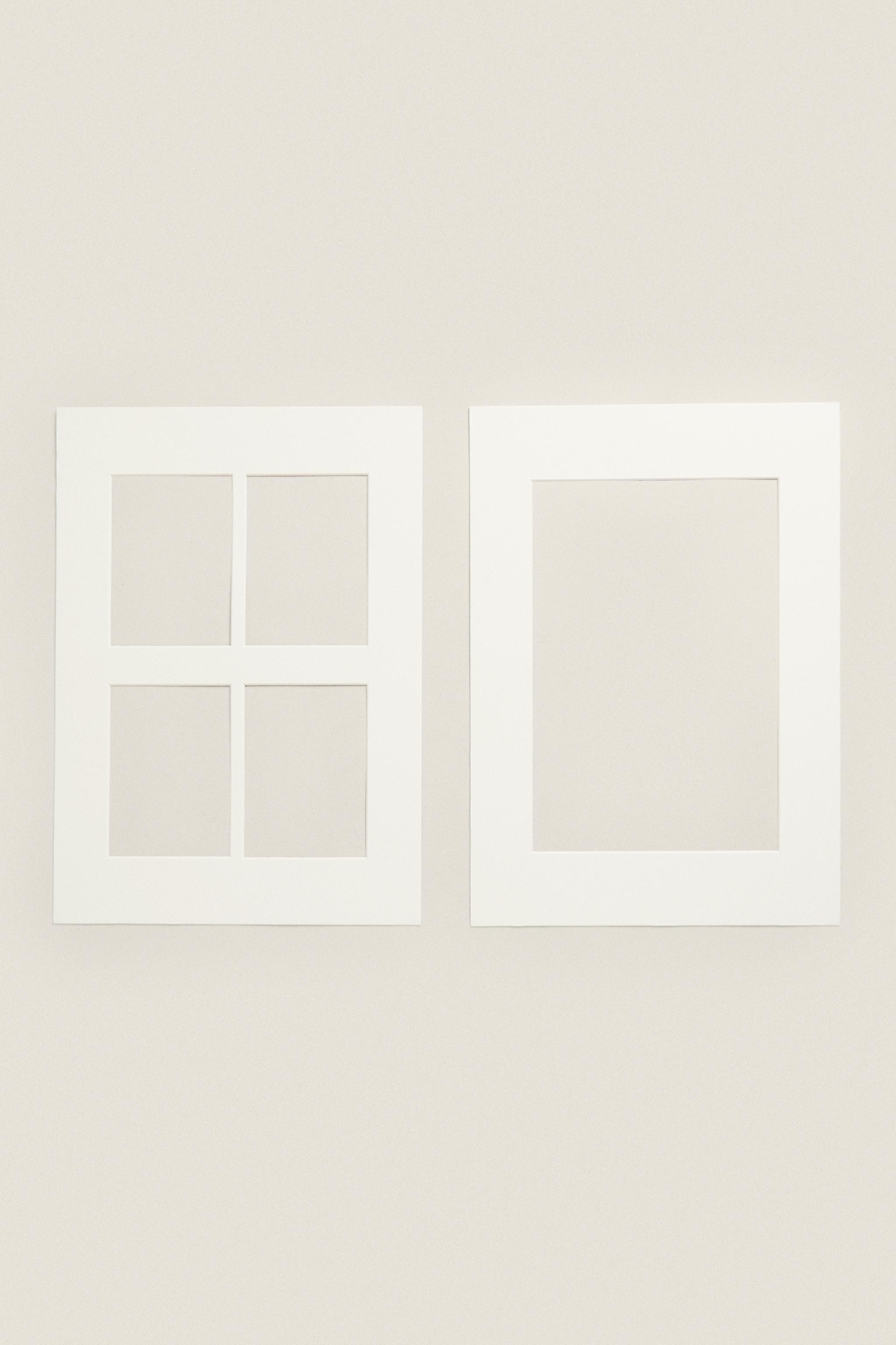 PICTURE FRAME WITH PASSE-PARTOUT