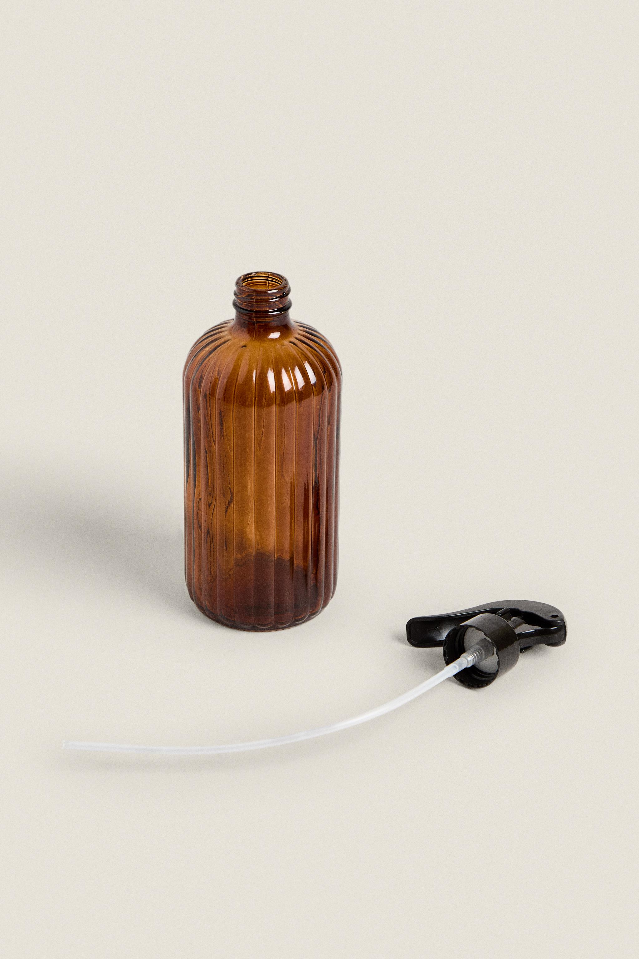 (16.91 oz) REFILLABLE GLASS SPRAY BOTTLE