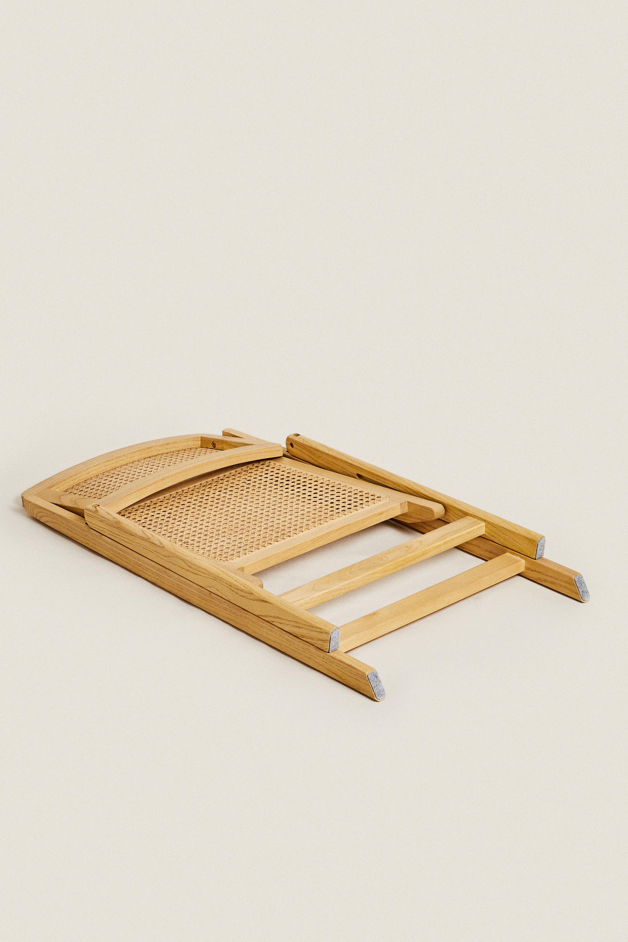 RATTAN AND WOOD FOLDING CHAIR