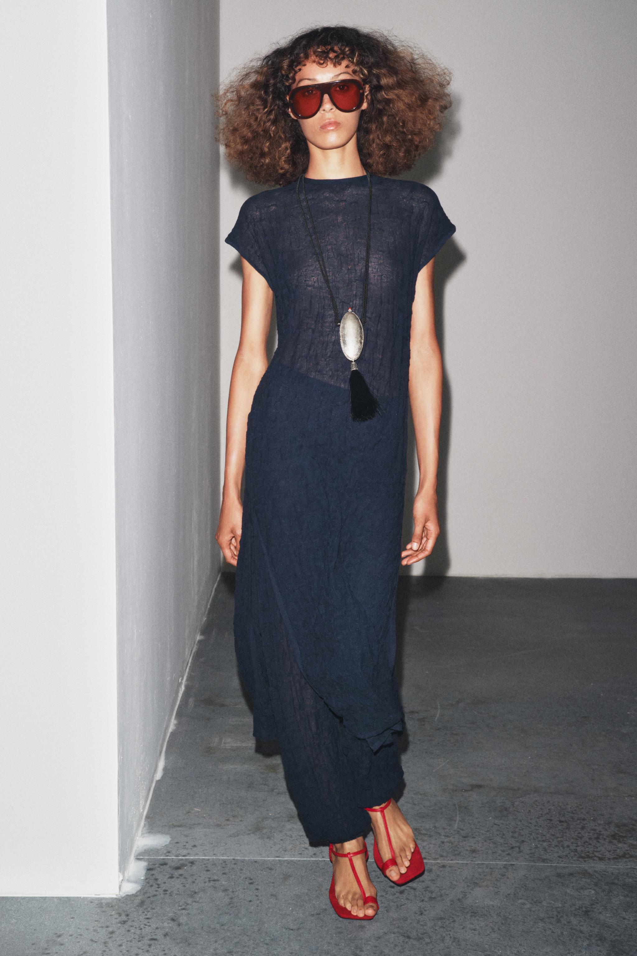 WRINKLED EFFECT FINE KNIT MIDI DRESS