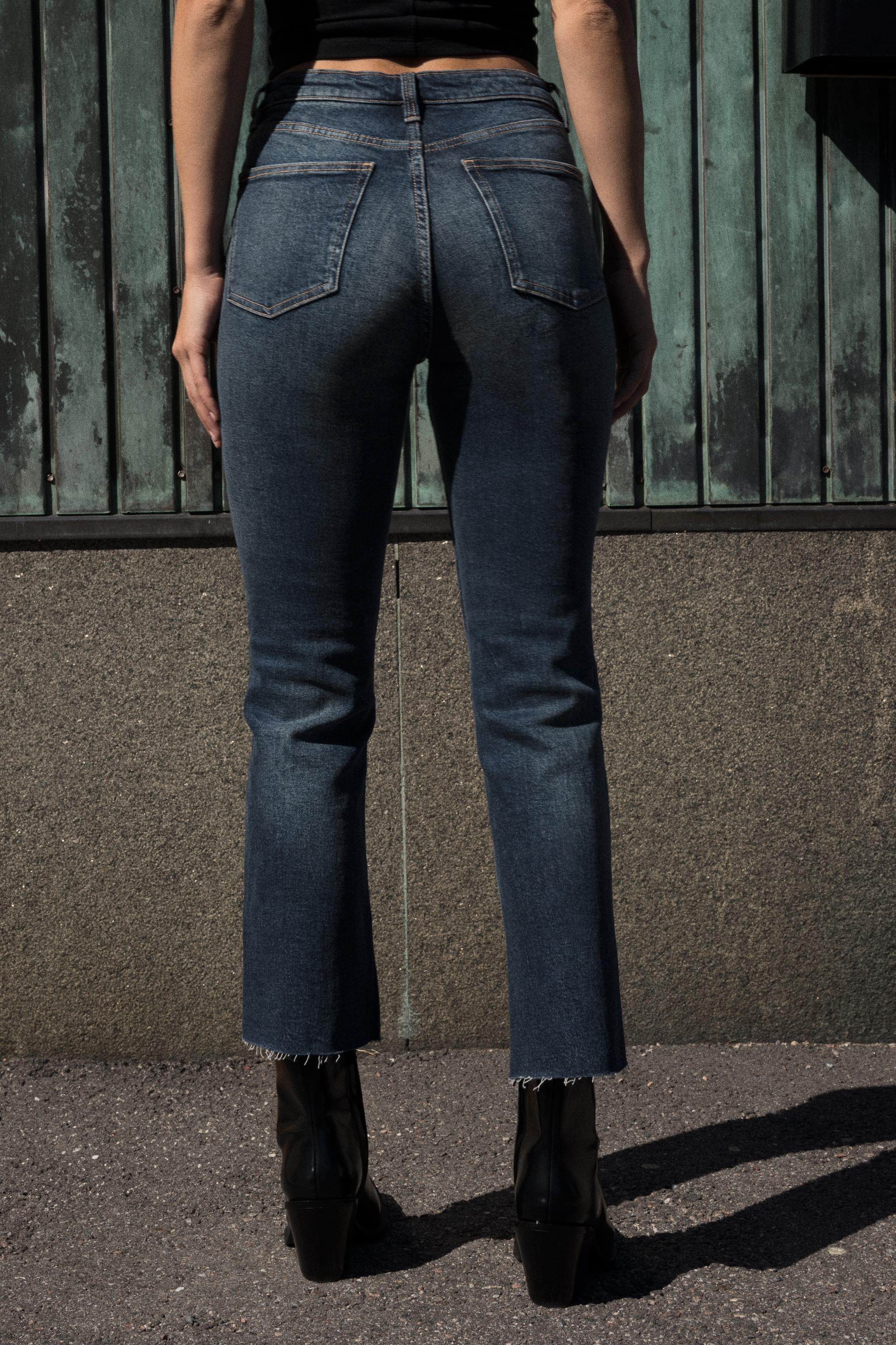 TRF HIGH-WAISTED CROPPED FLARE JEANS