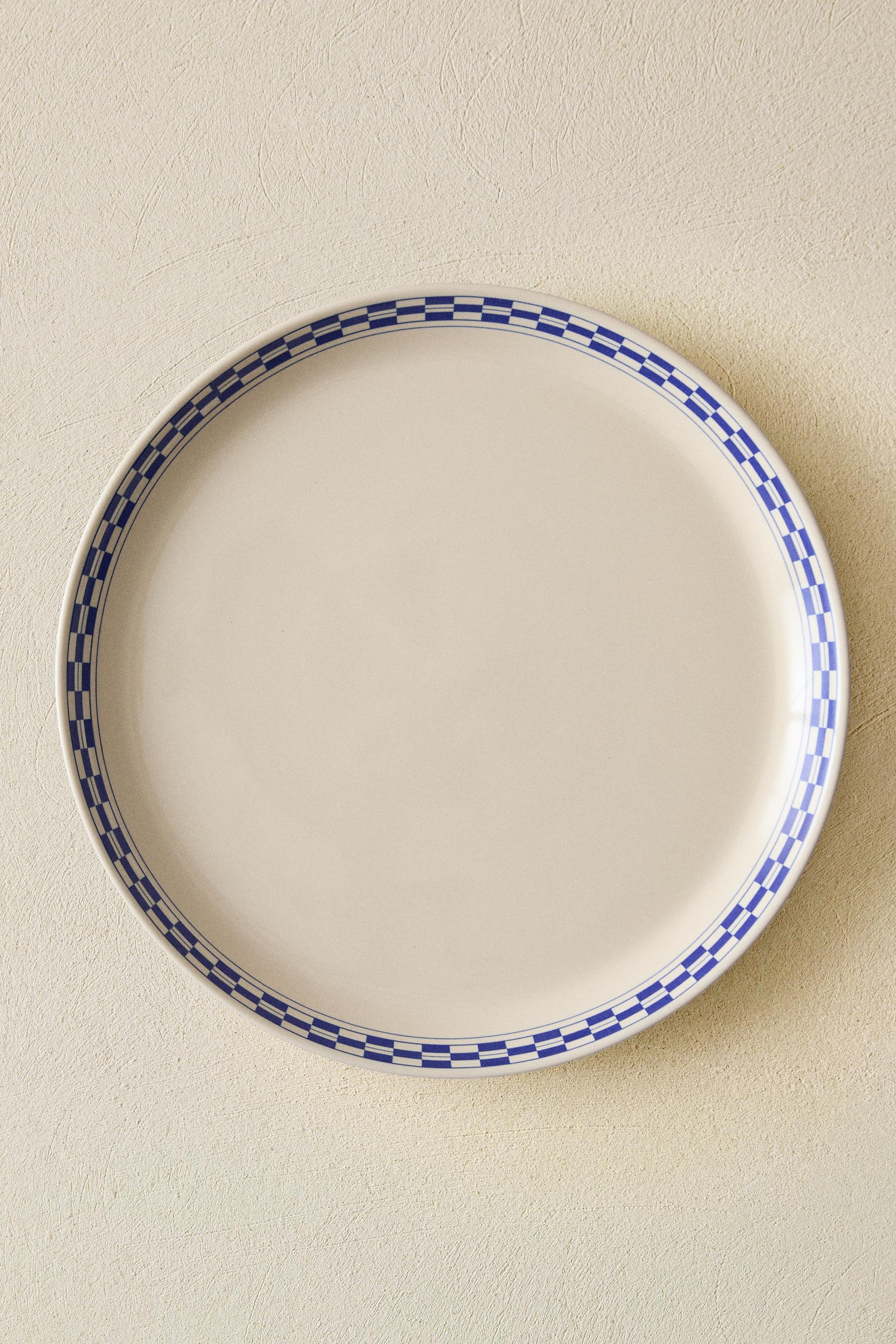 CERAMIC DINNER PLATE WITH CHECKED RIM