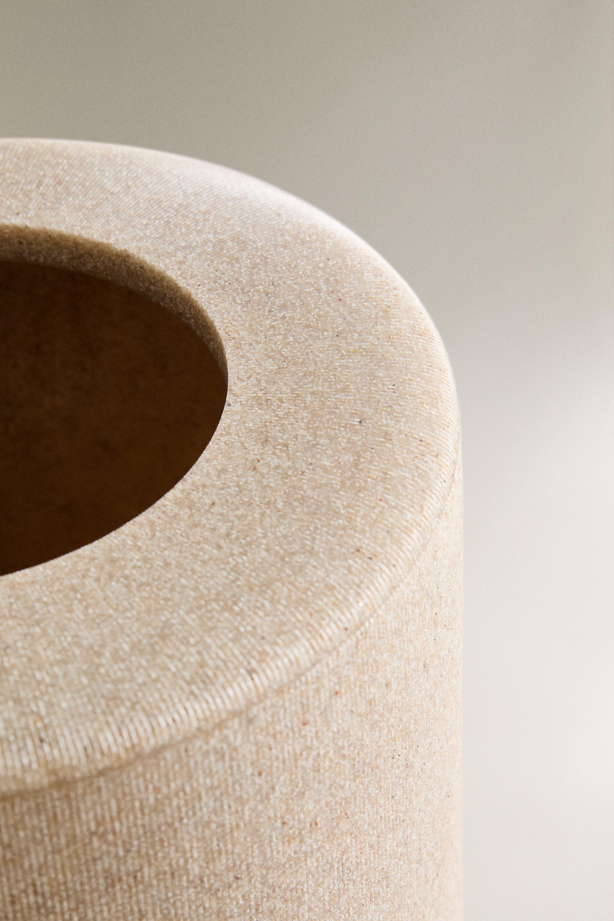 RESIN BATHROOM TRASH CAN