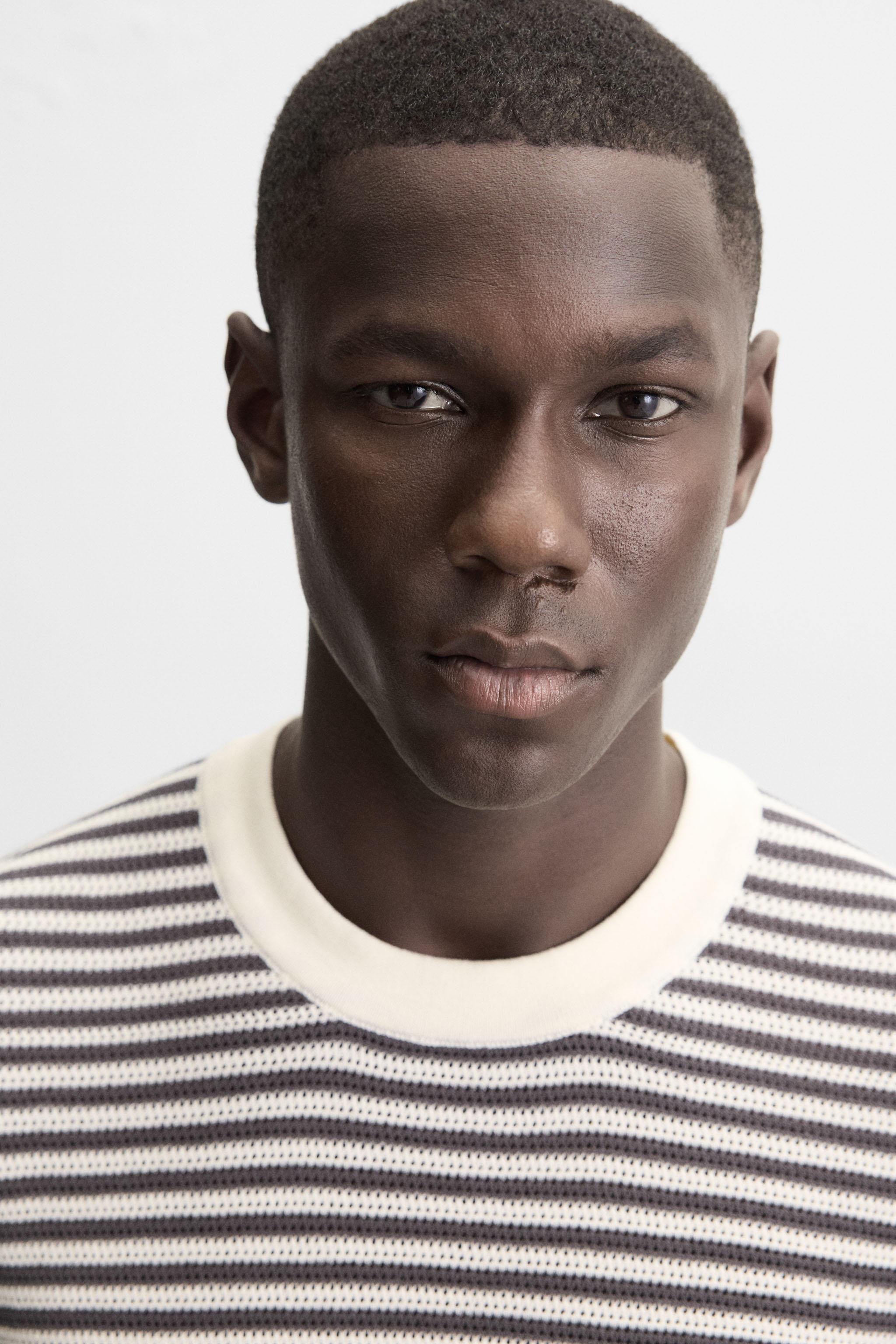 STRIPED OPEN KNIT T-SHIRT