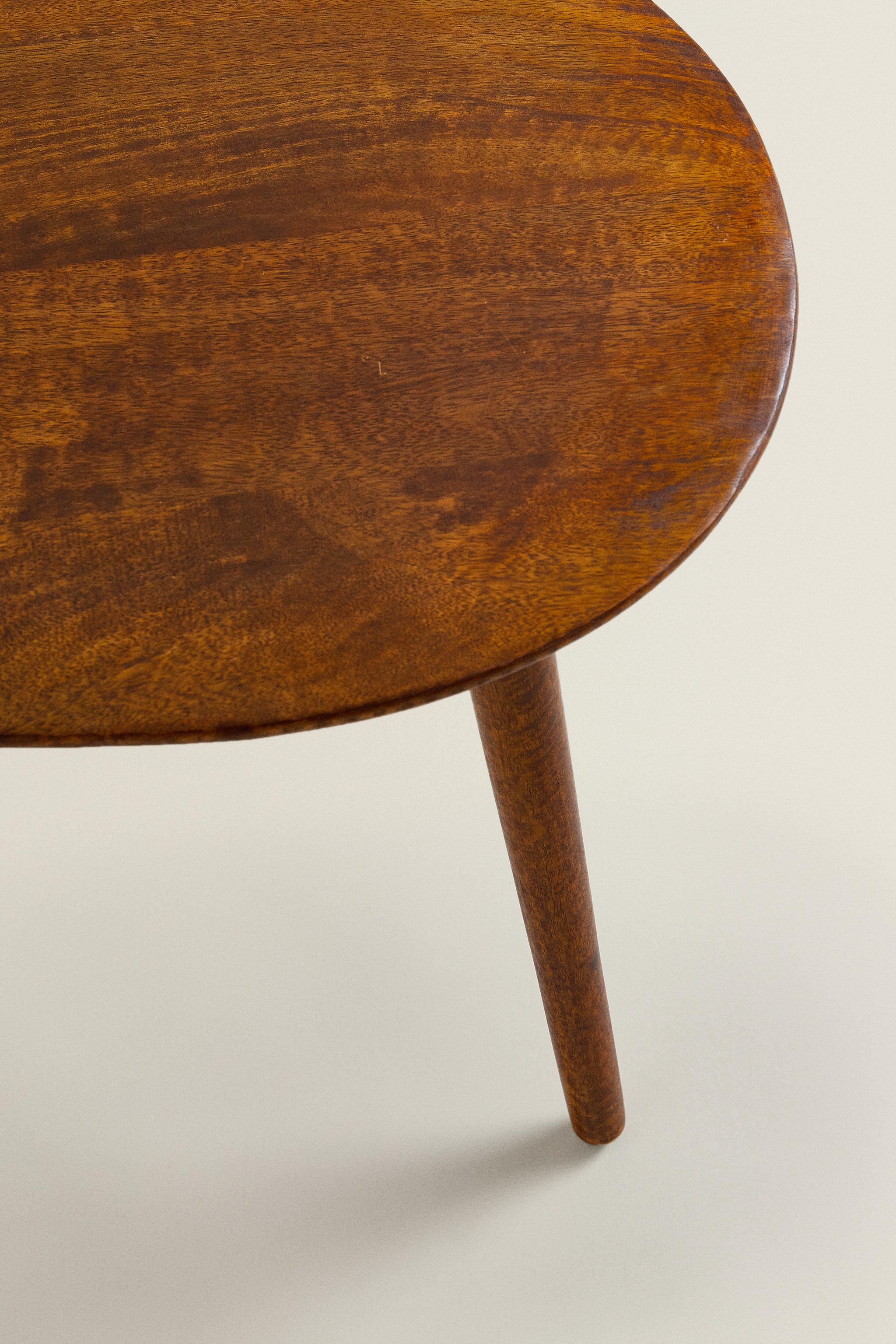 BEVELED WOODEN COFFEE TABLE