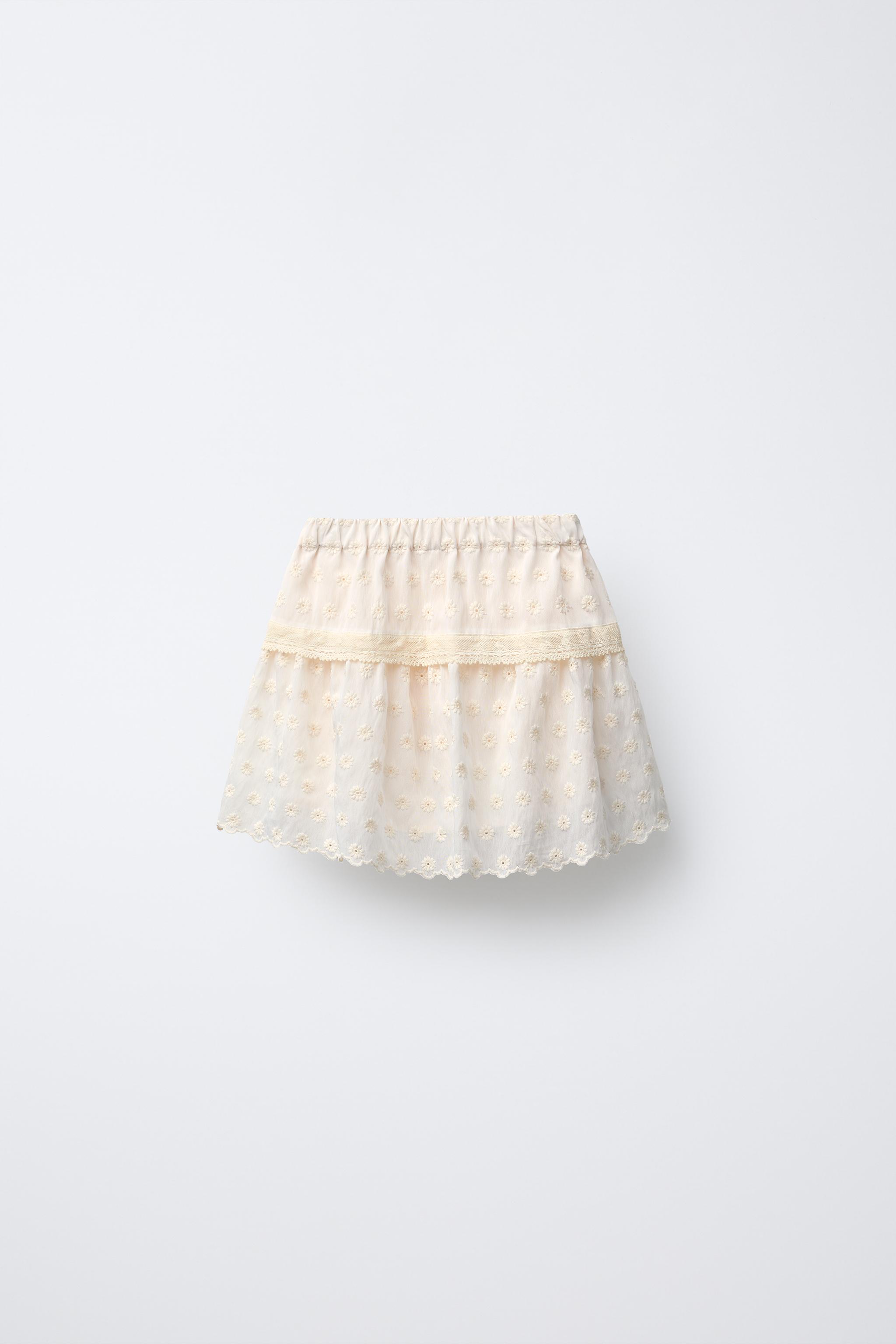 EMBROIDERED LACE SKIRT