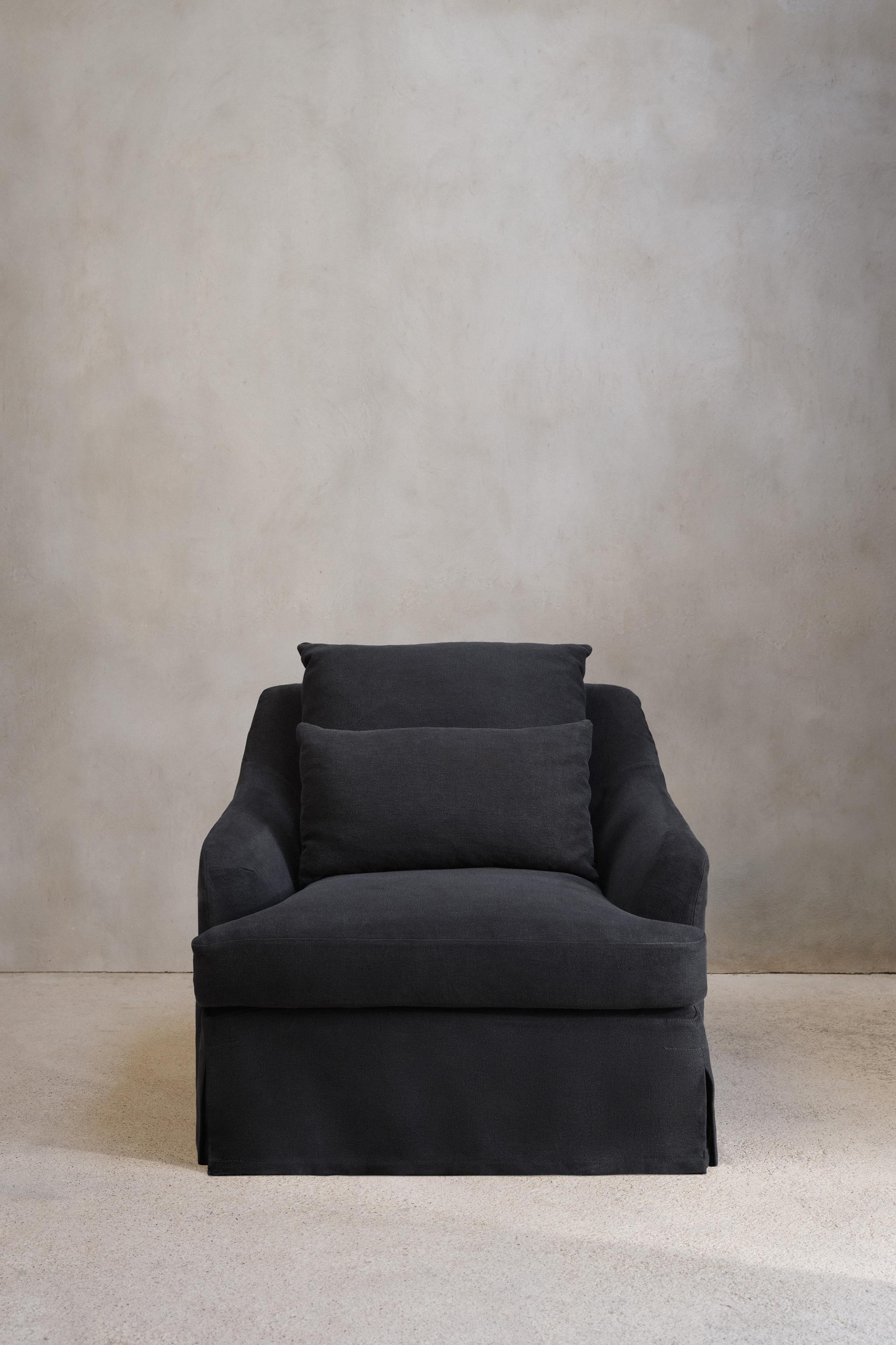 ARMCHAIR 01