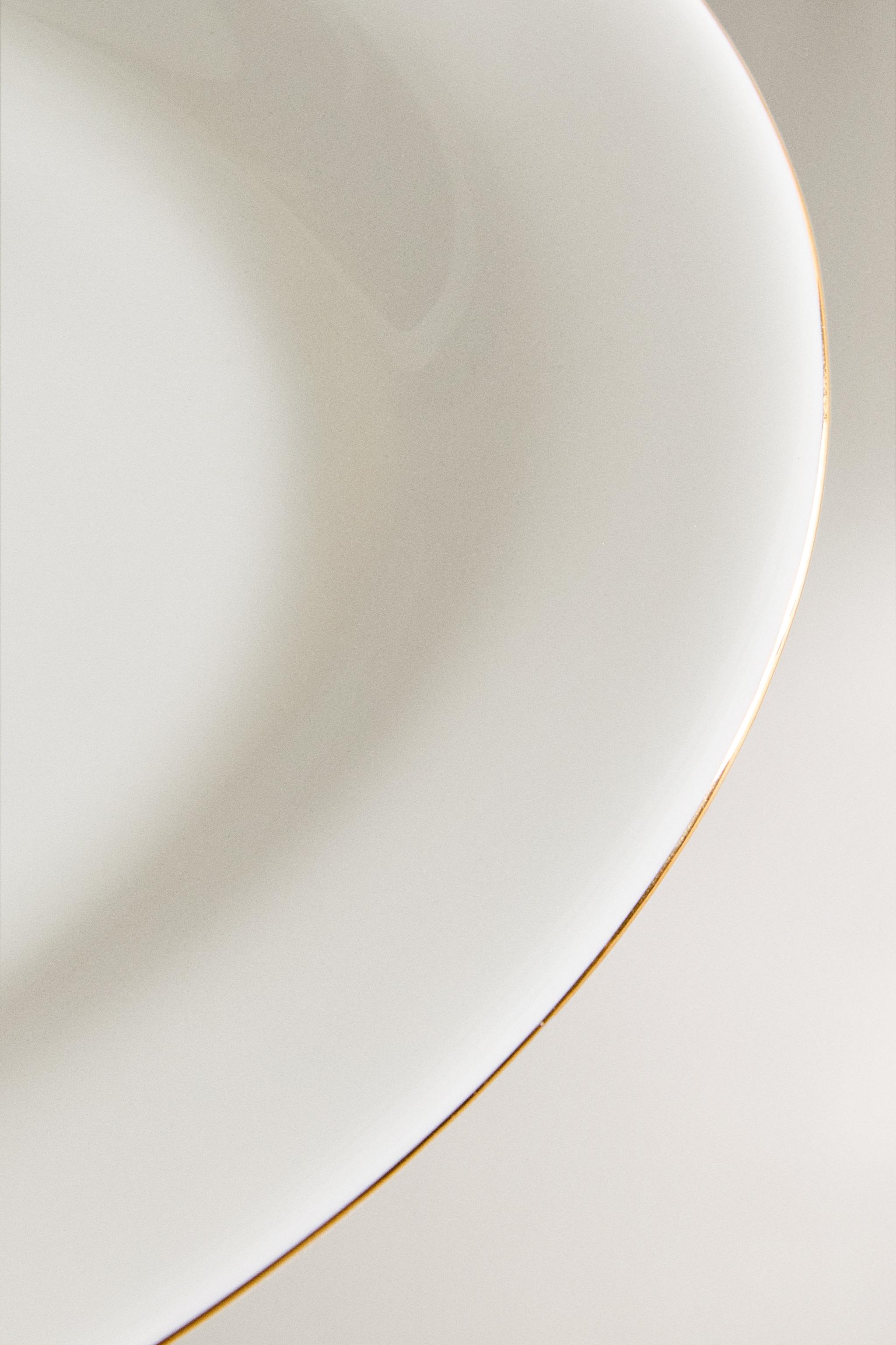 RIMMED BONE CHINA OVAL SERVING DISH