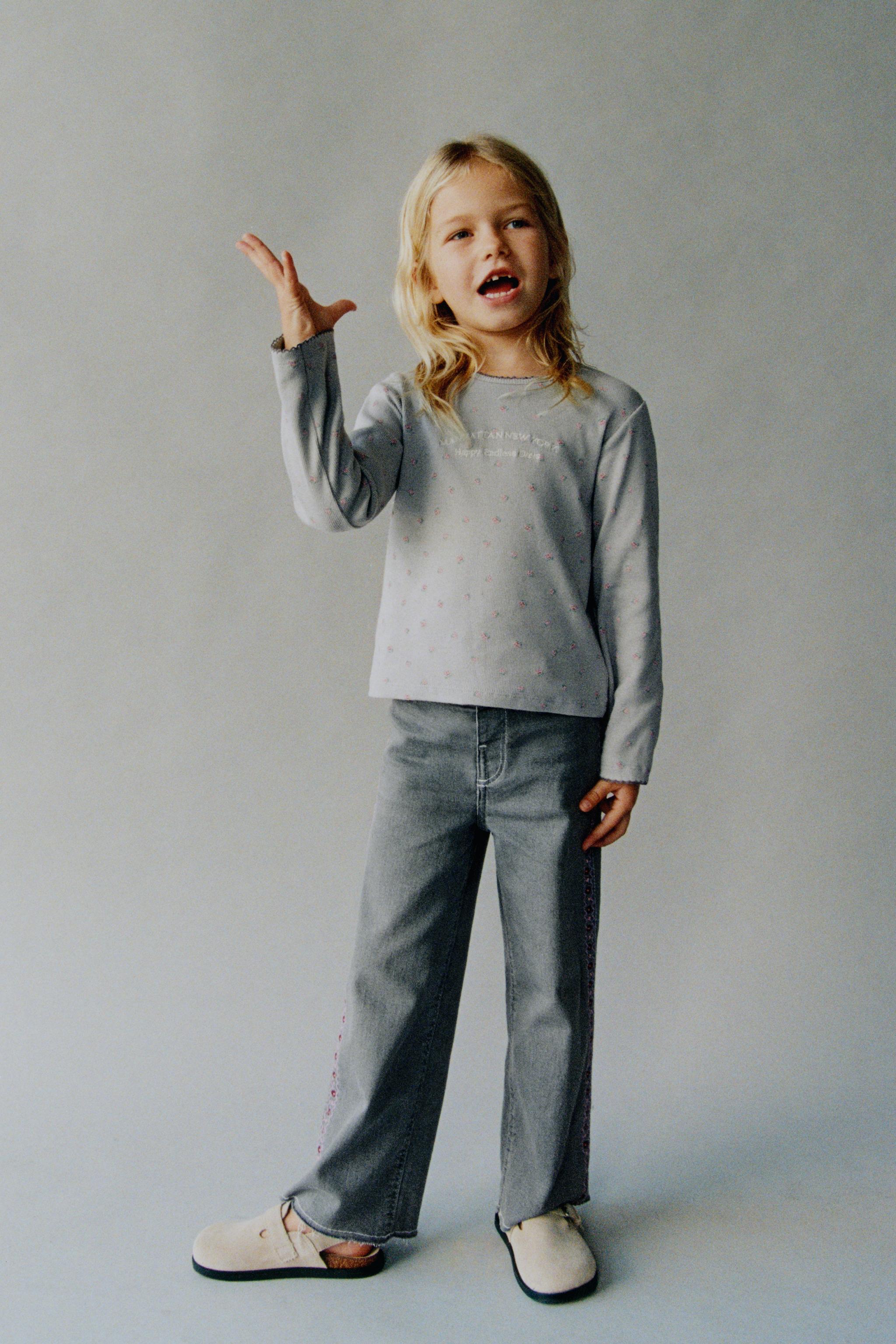 FLORAL TEXT EMBROIDERED RIBBED T-SHIRT