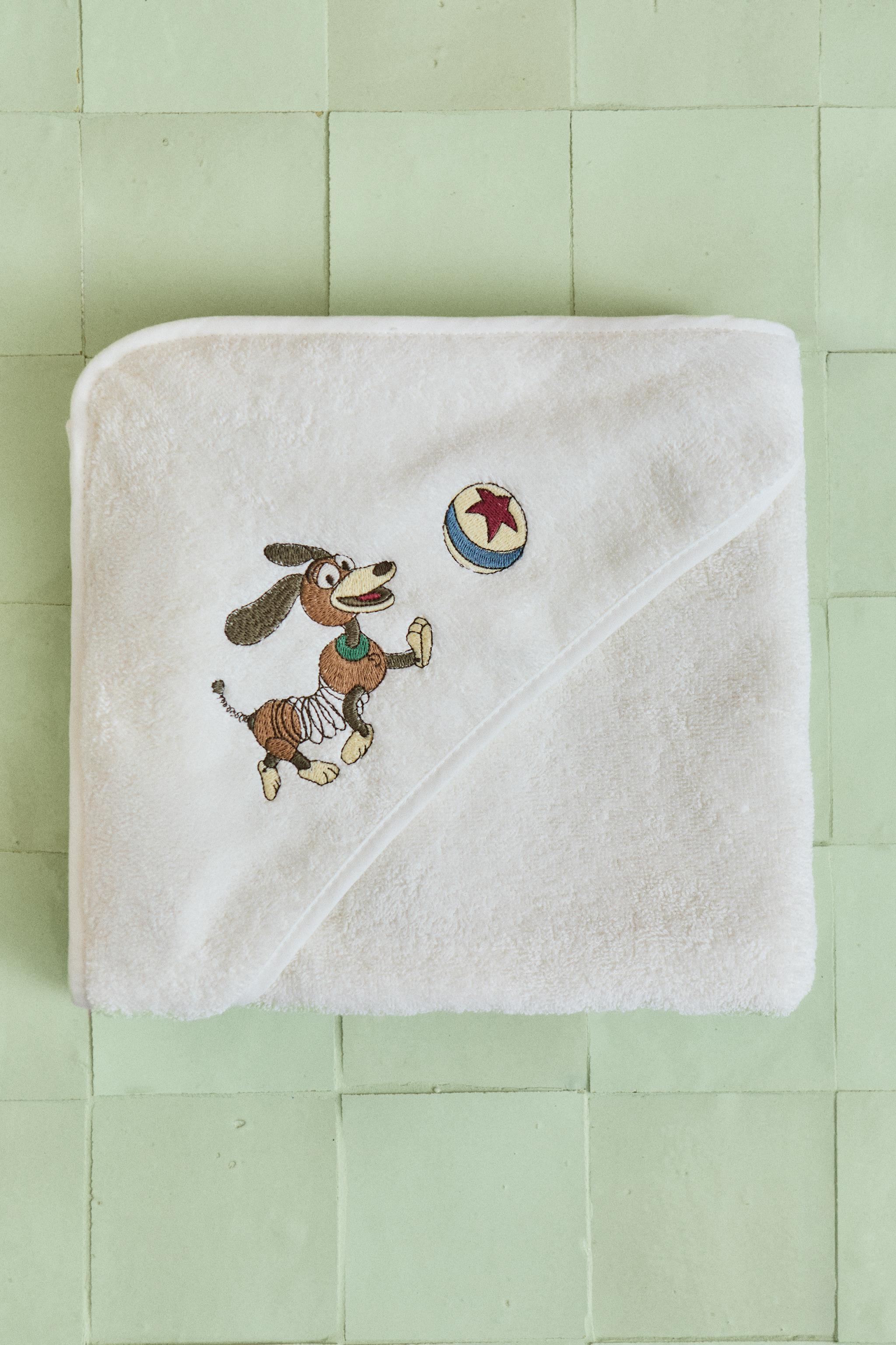 HOODED BATH TOWEL TOY STORY ©DISNEY/PIXAR