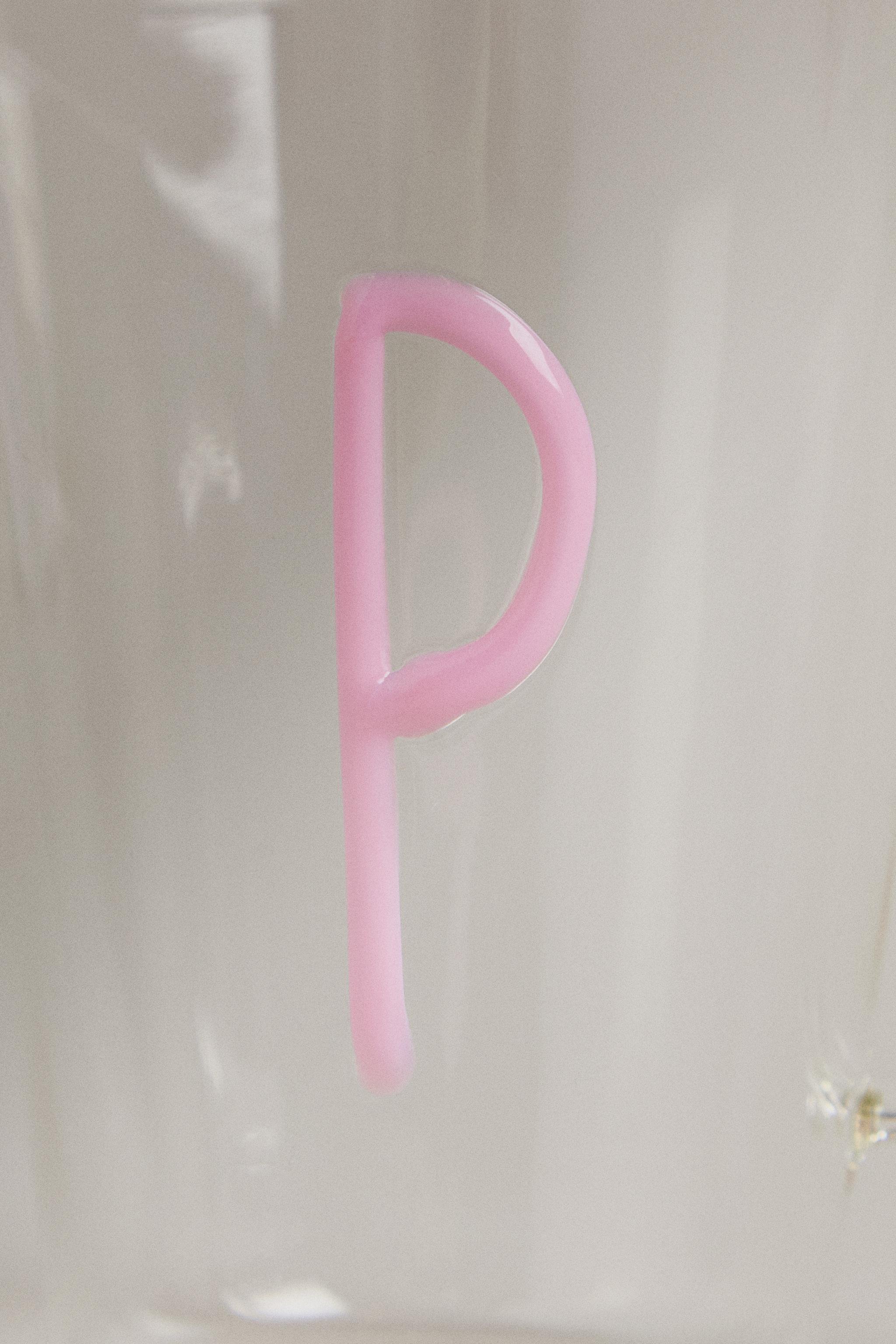 BOROSILICATE MUG WITH INITIAL P