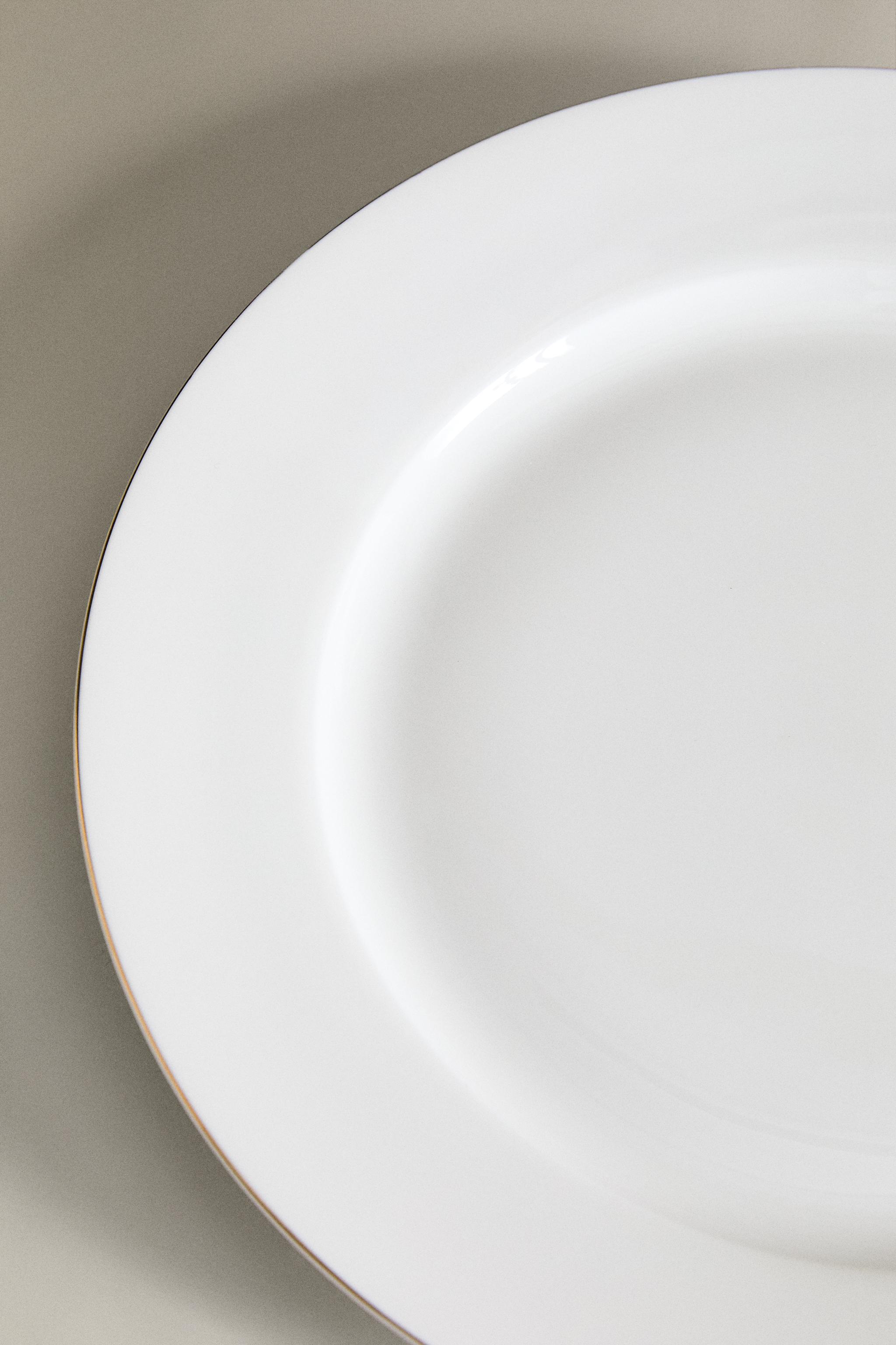 RIMMED BONE CHINA DINNER PLATE