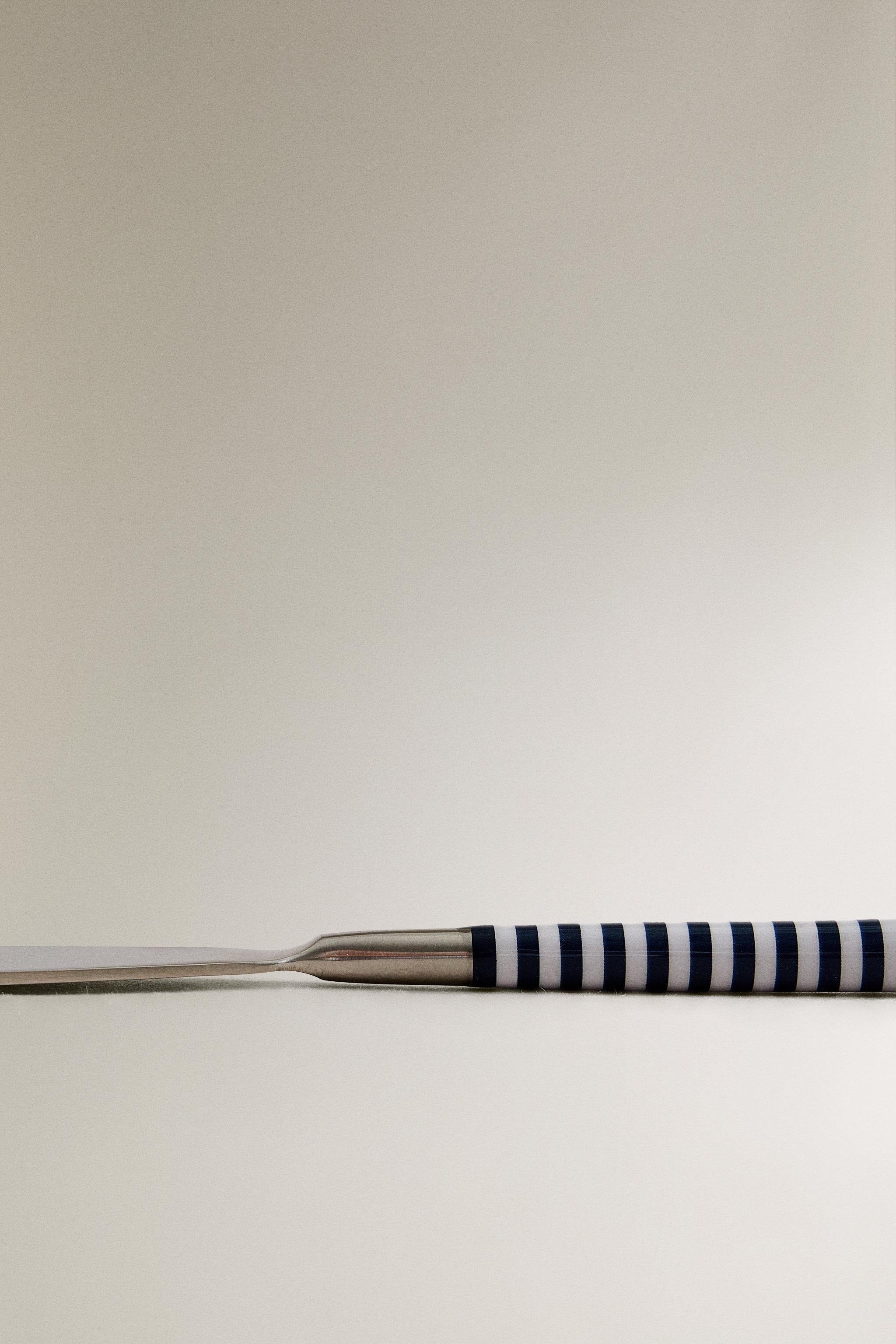 SET OF SPREADER KNIVES WITH STRIPED HANDLES (SET OF 4)