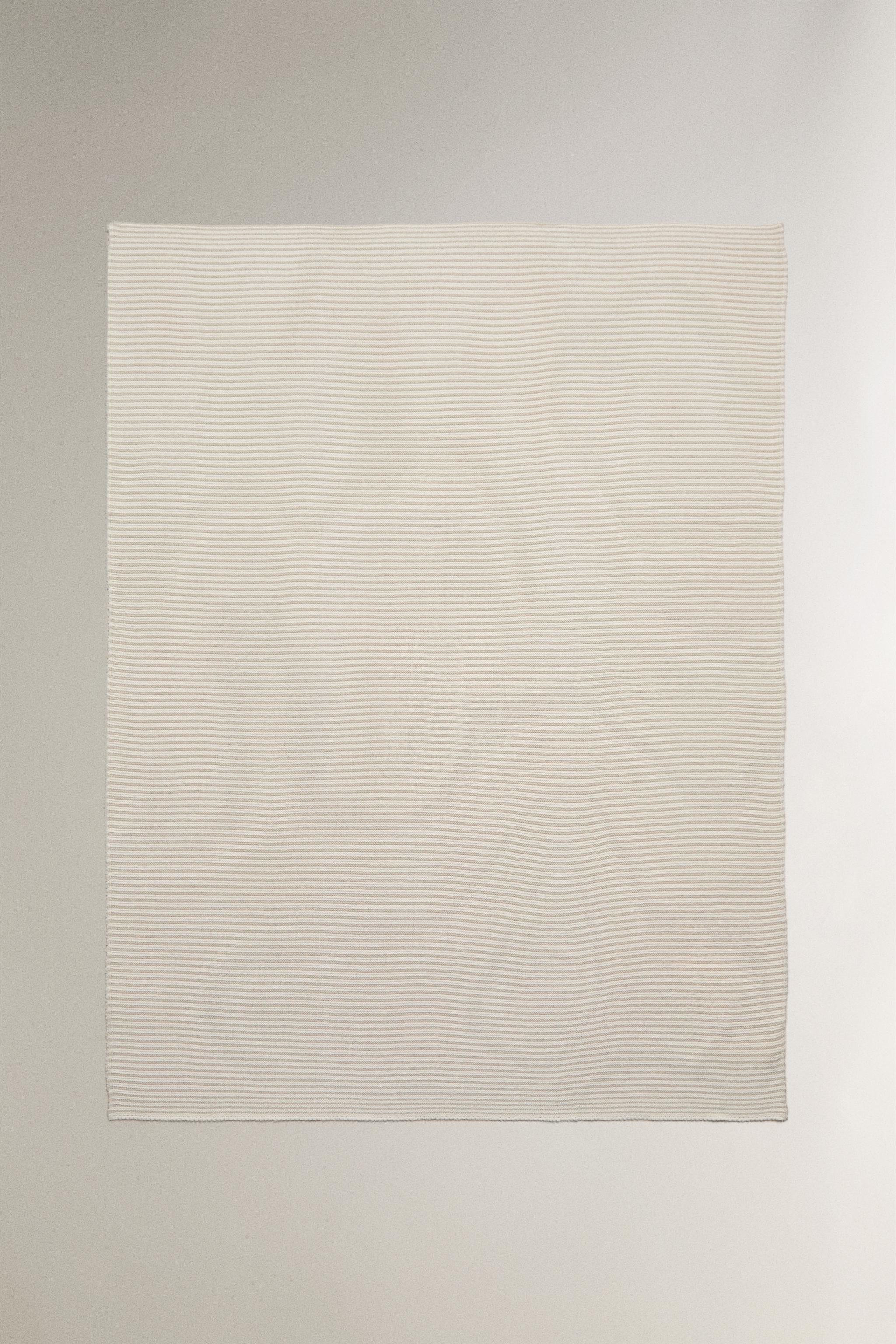 CHILDREN'S STRIPED BLANKET