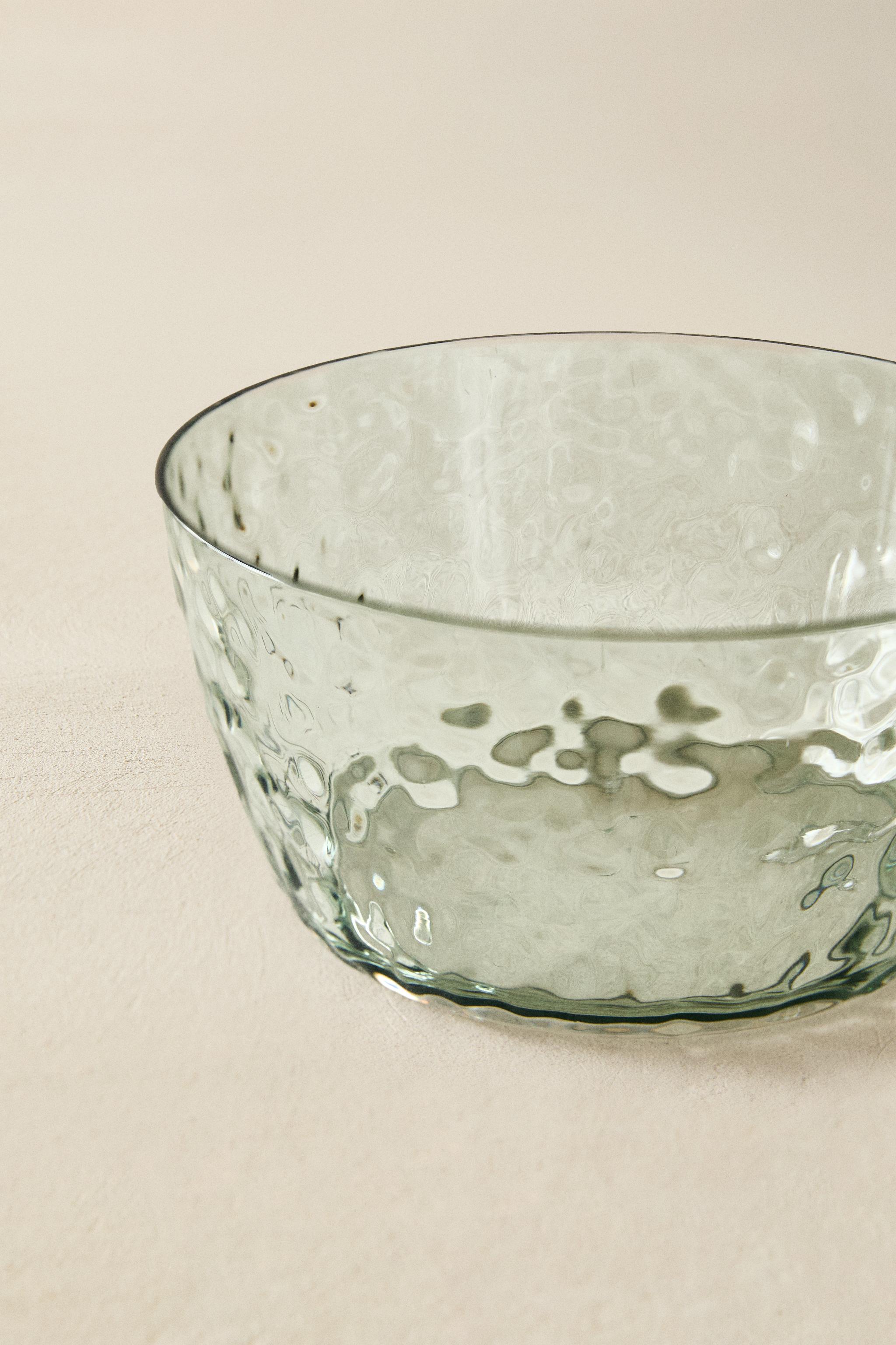 TEXTURED ACRYLIC BOWL
