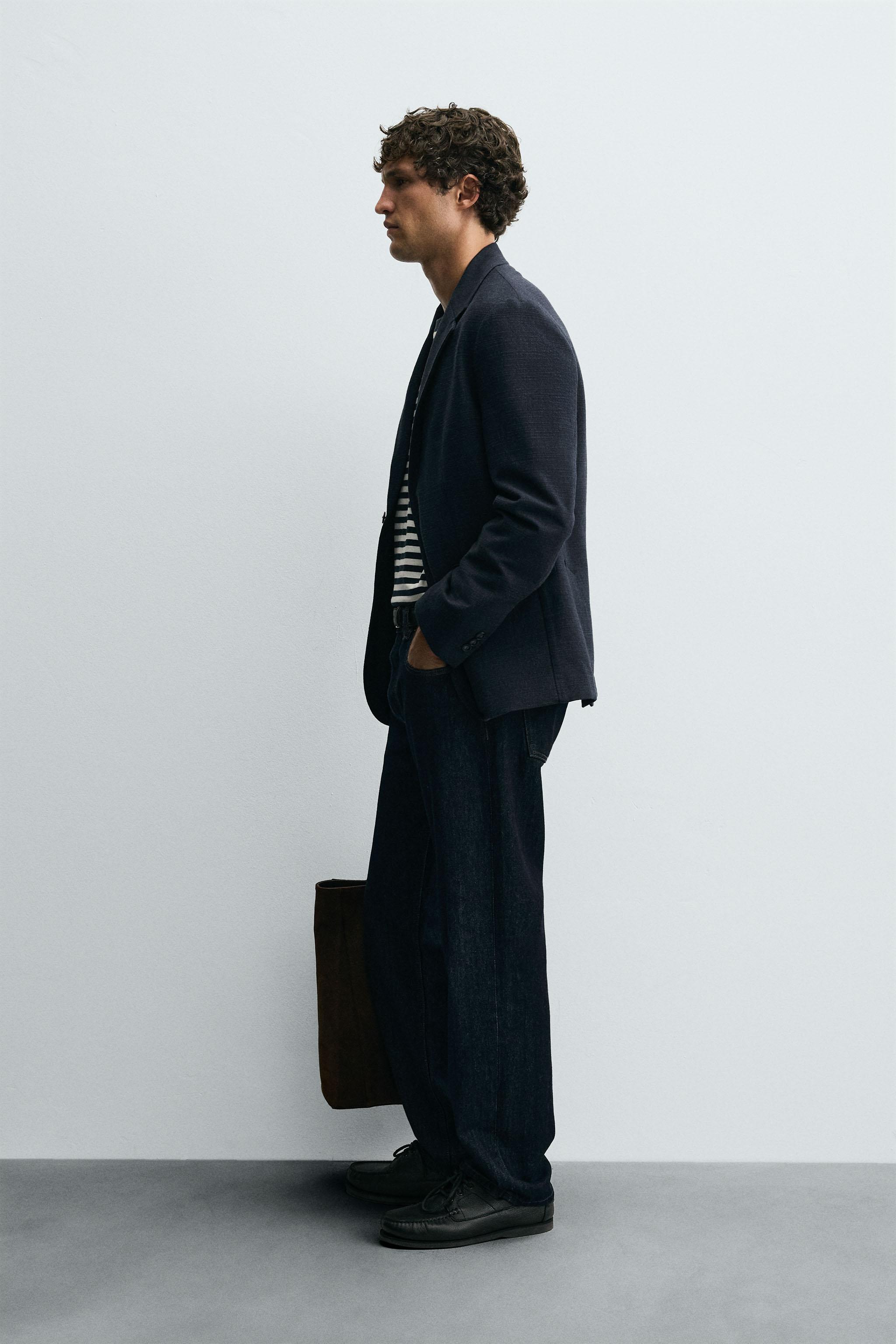 TEXTURED REGULAR FIT BLAZER