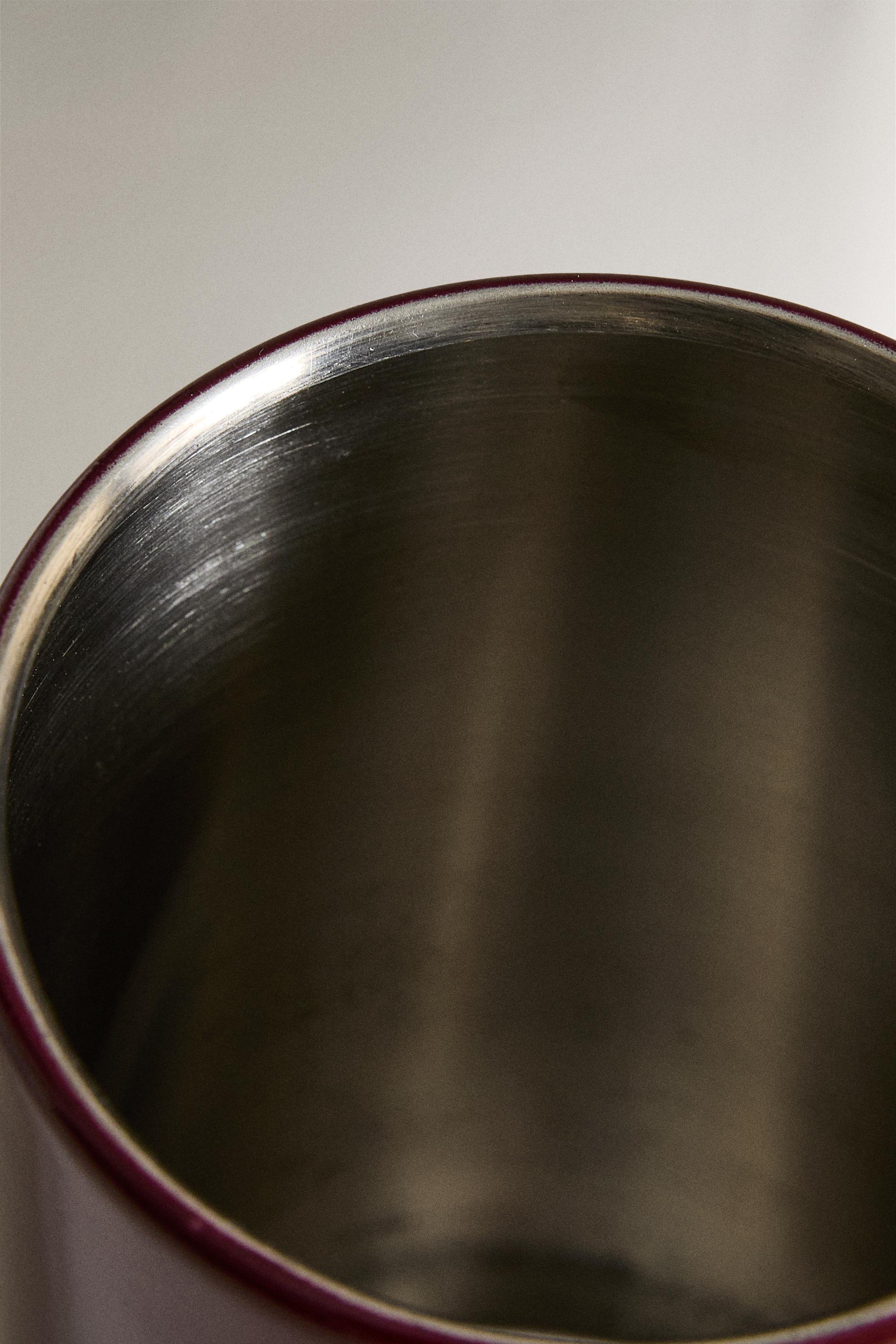 CYLINDRICAL METAL PENCIL HOLDER