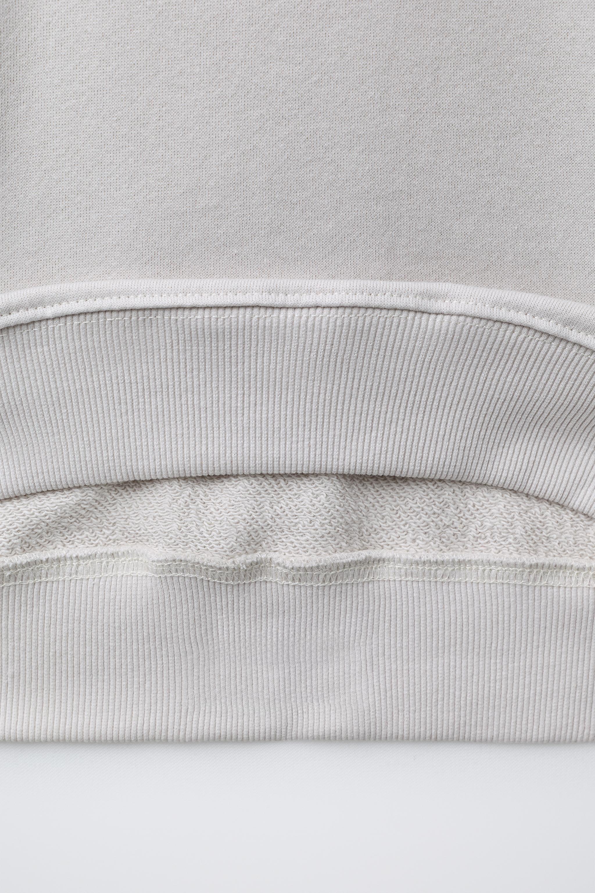 PRINTED SWEATSHIRT WITH LABEL