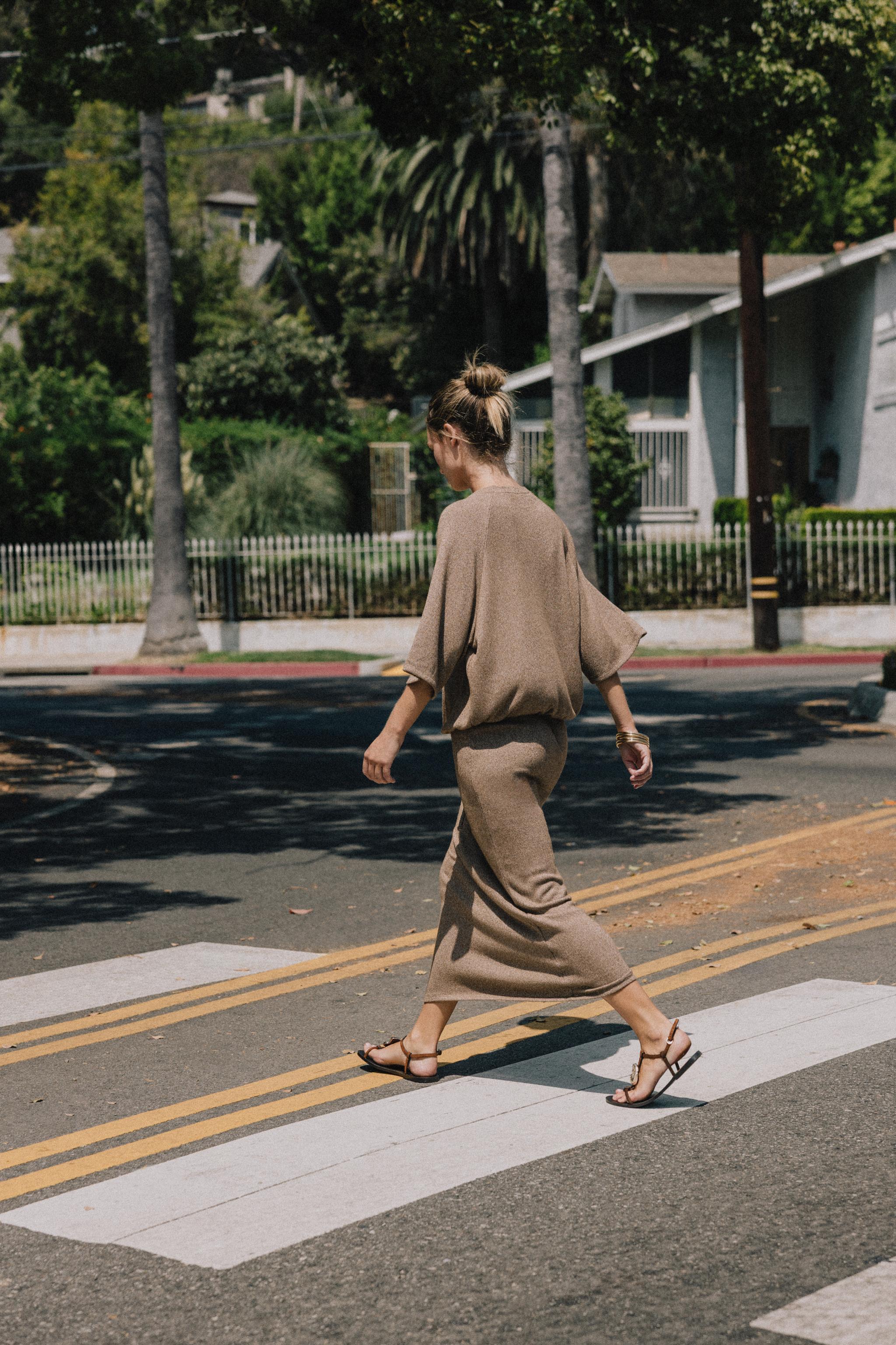 CUT-OUT KNIT T-SHIRT