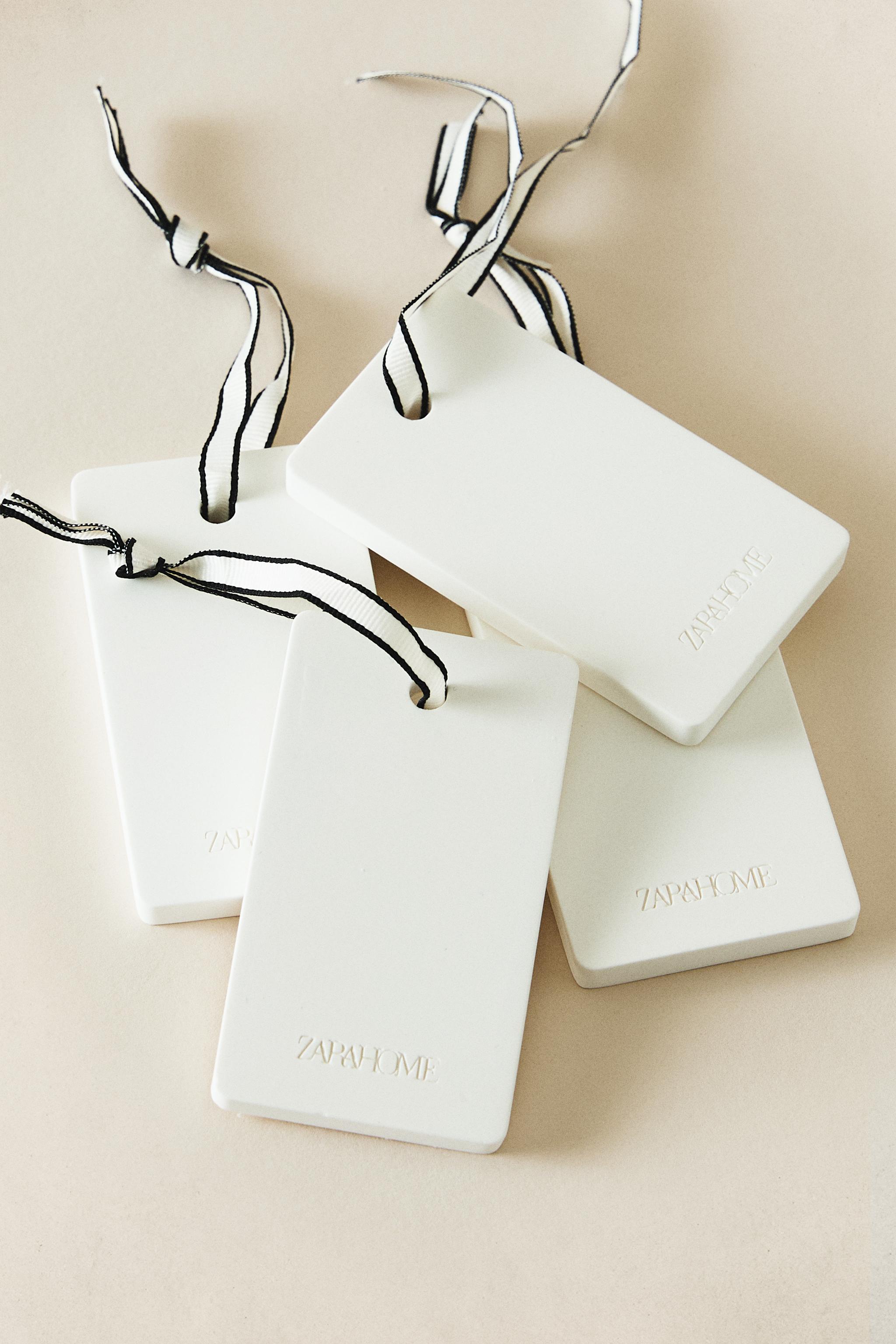 SET OF WHITE POWDERY WARDROBE SCENTED STICKS (SET OF 4)