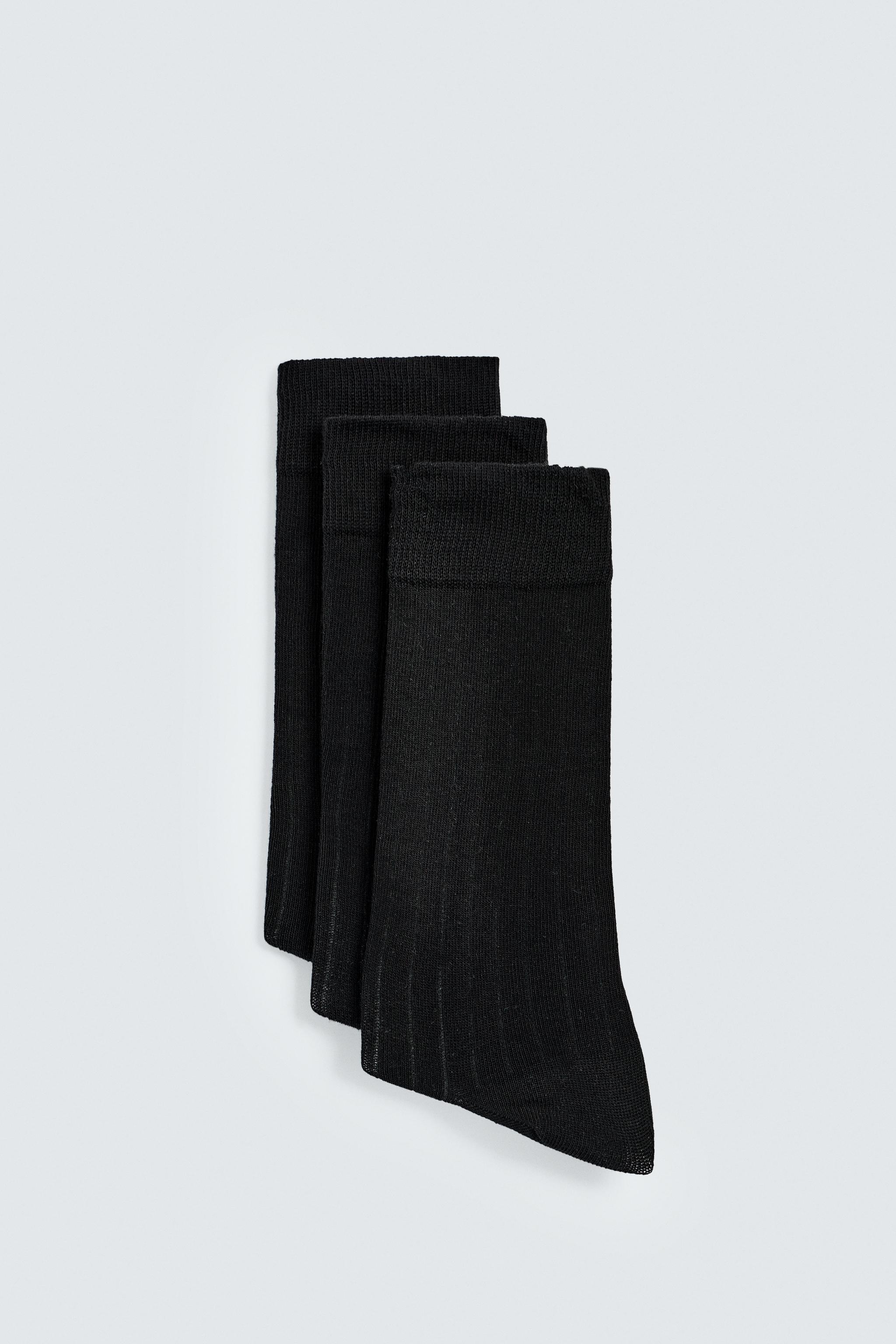 THREE-PACK OF RIBBED SOCKS