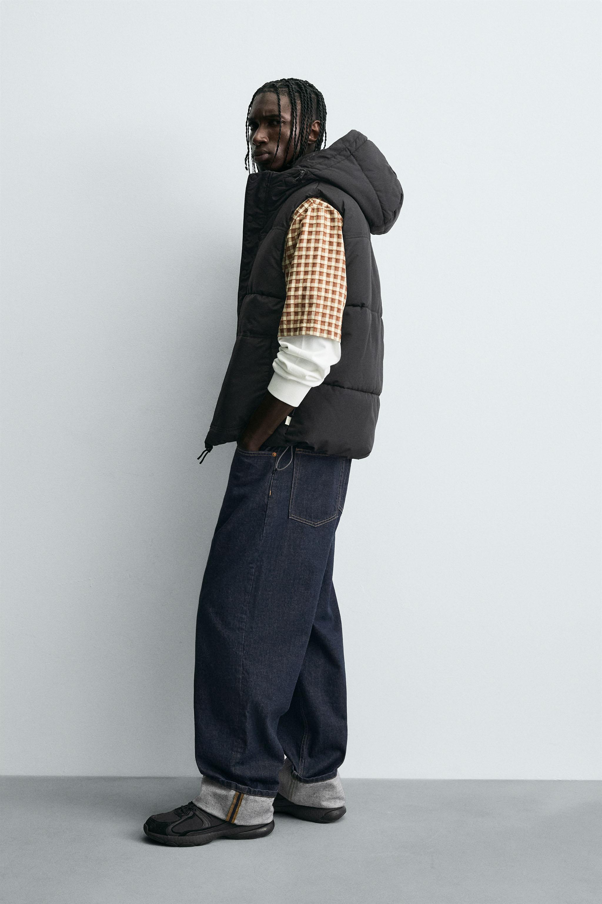 HOODED PUFFER VEST