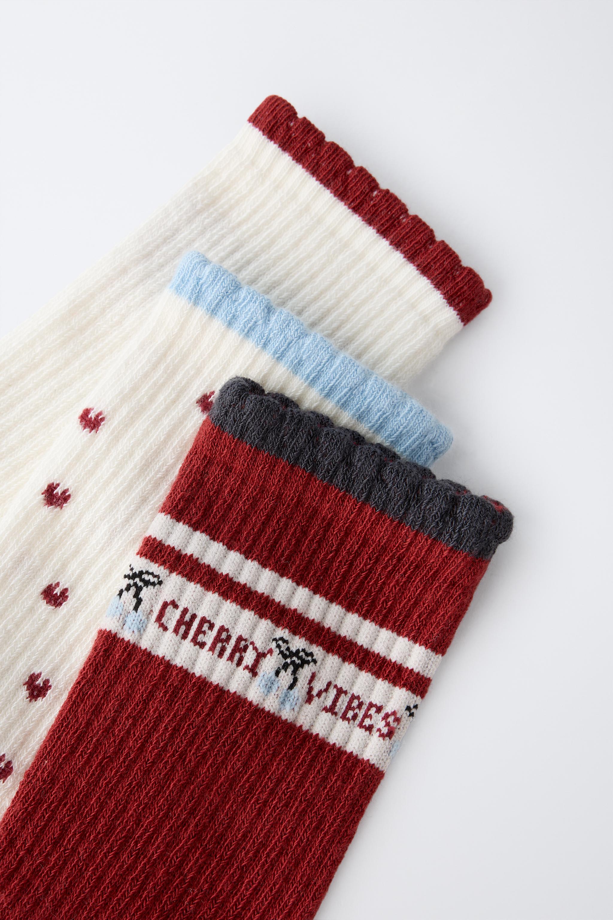 THREE-PACK OF CHERRY AND TEXT SOCKS