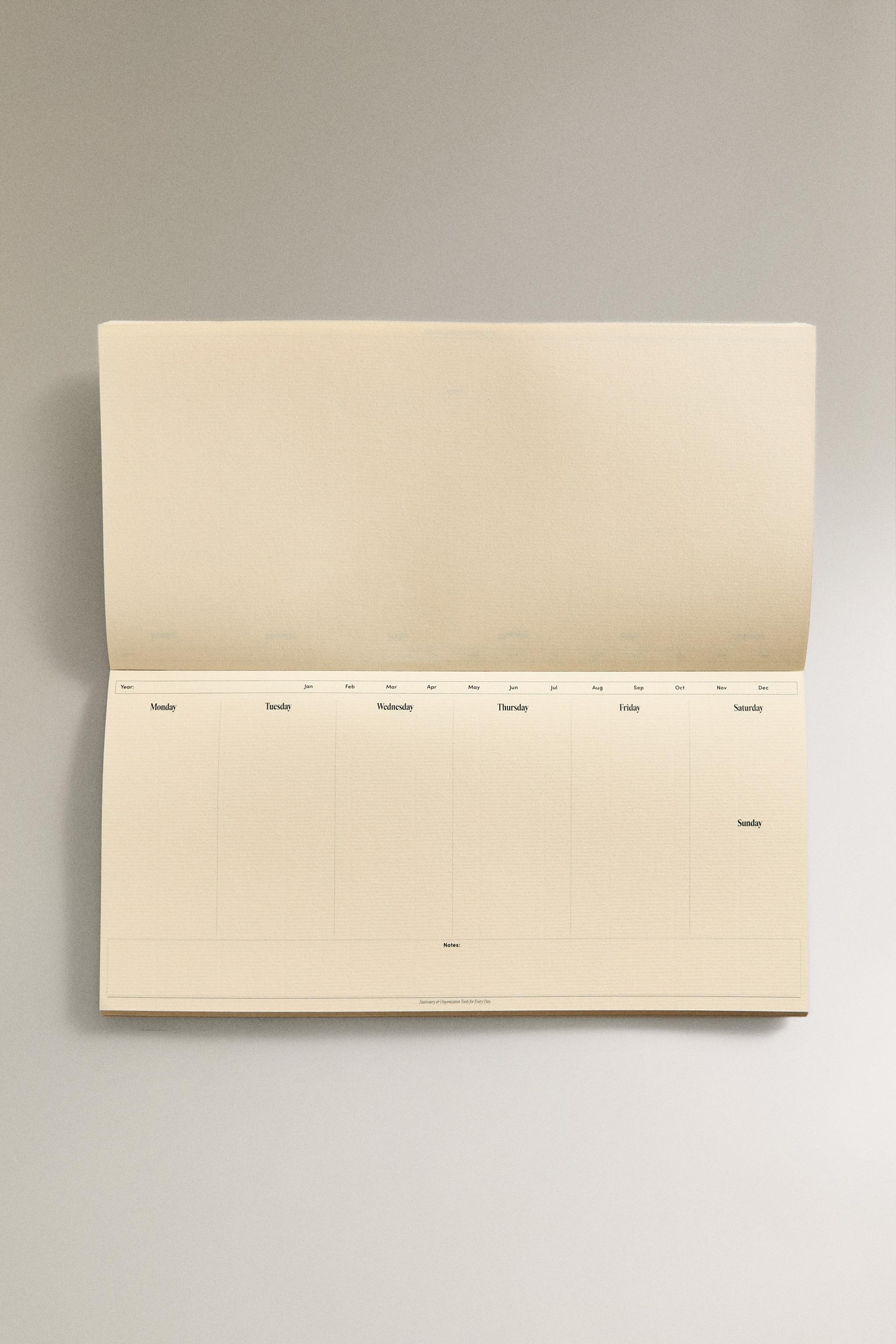 WEEKLY PLANNER WITH GOLD RIMS