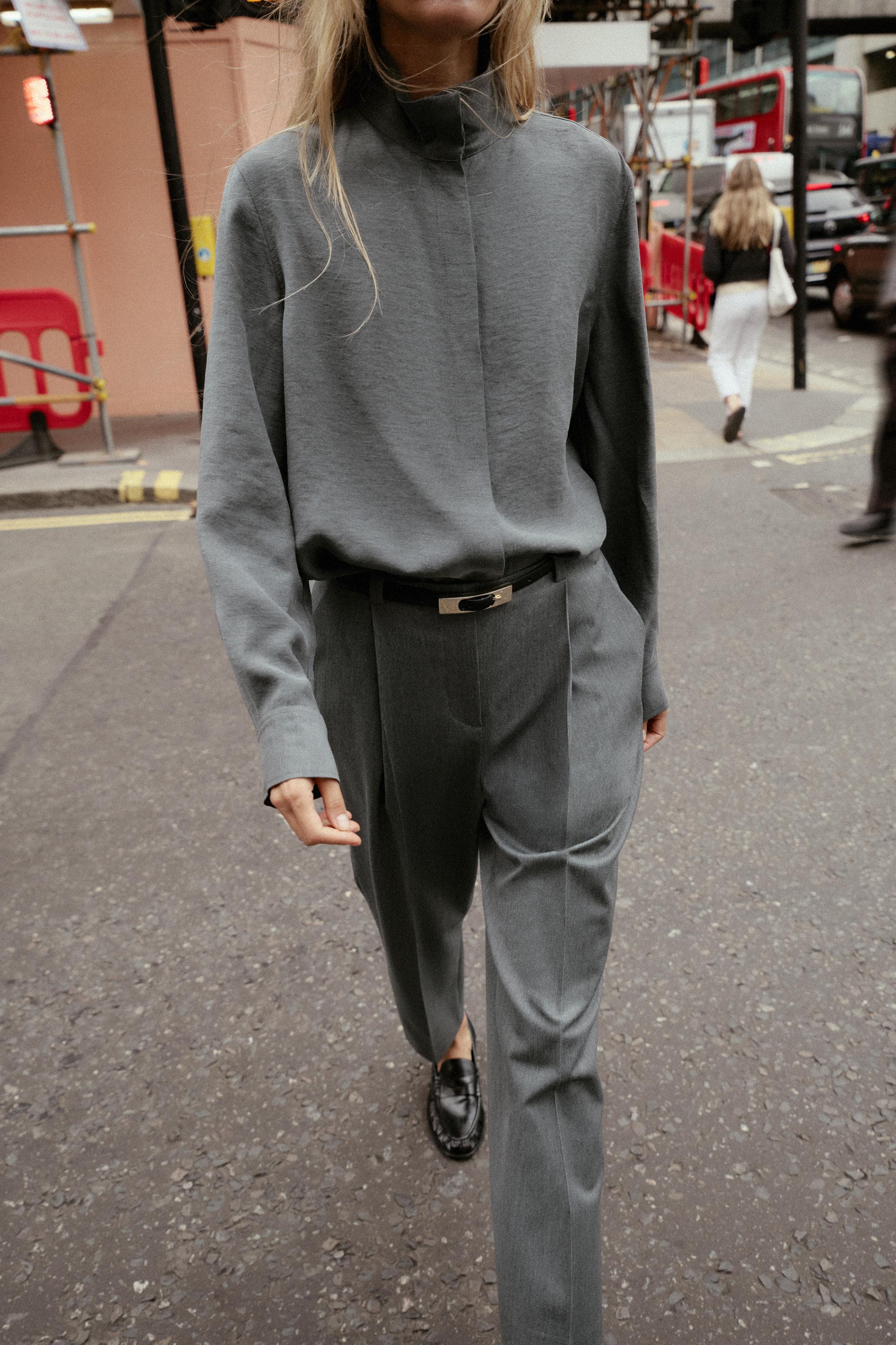 FLOWY HIGH NECK SHIRT