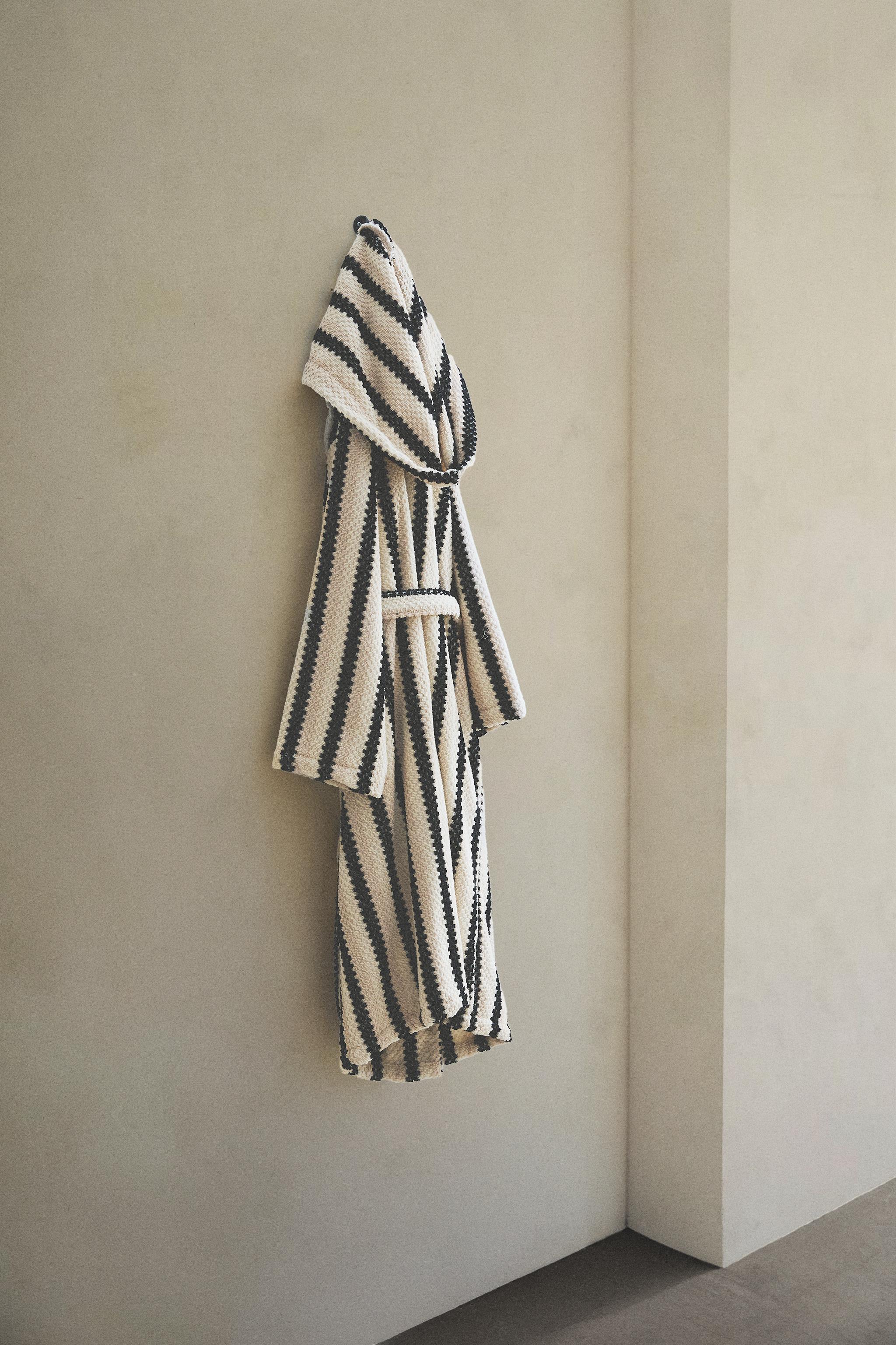 GEOMETRIC JACQUARD BATHROBE