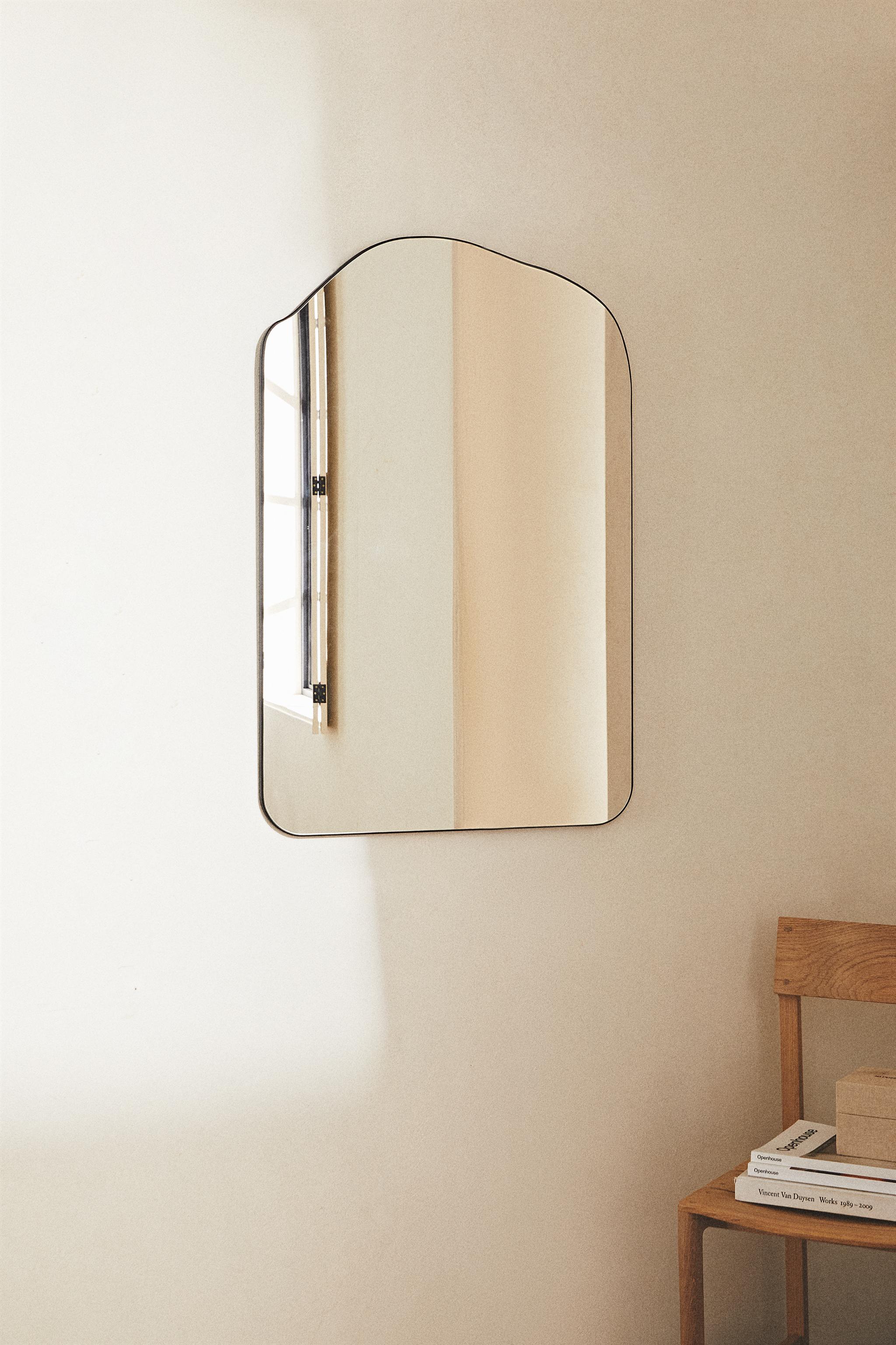 ASYMMETRIC WALL MIRROR
