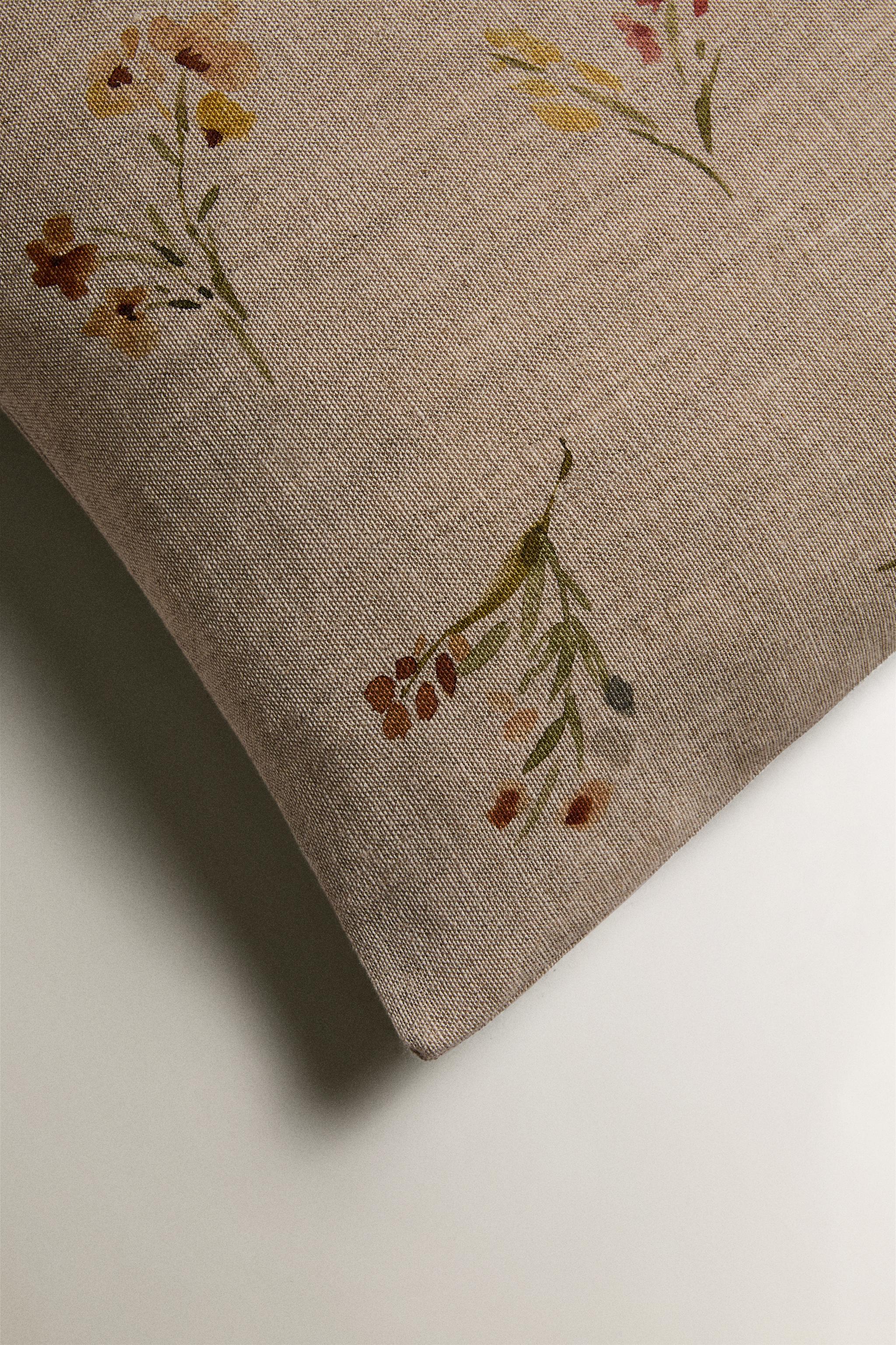 FLORAL PRINT THROW PILLOW COVER