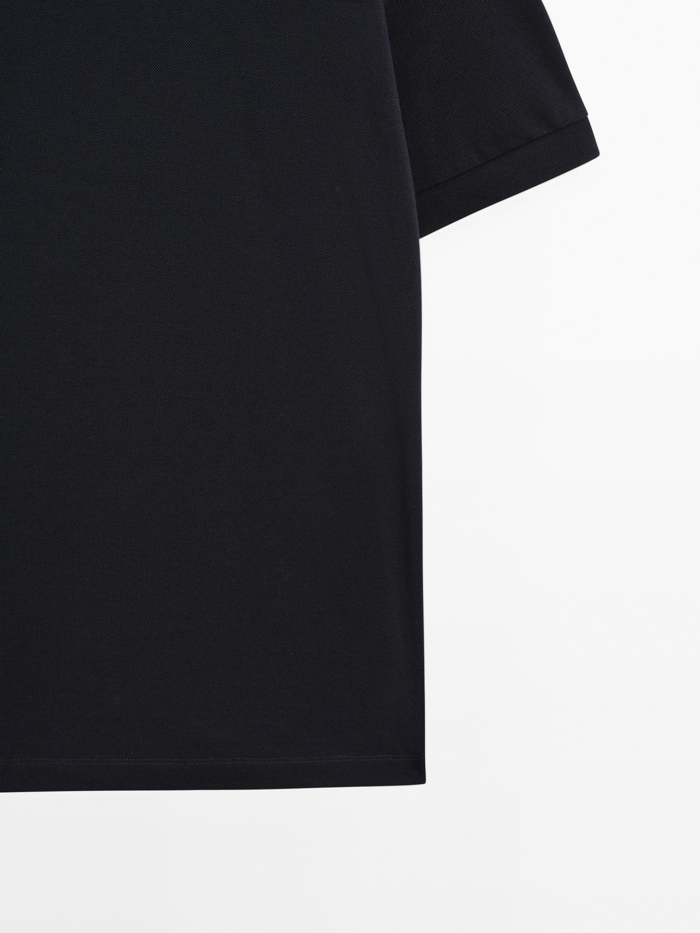 Short sleeve micro-textured polo shirt