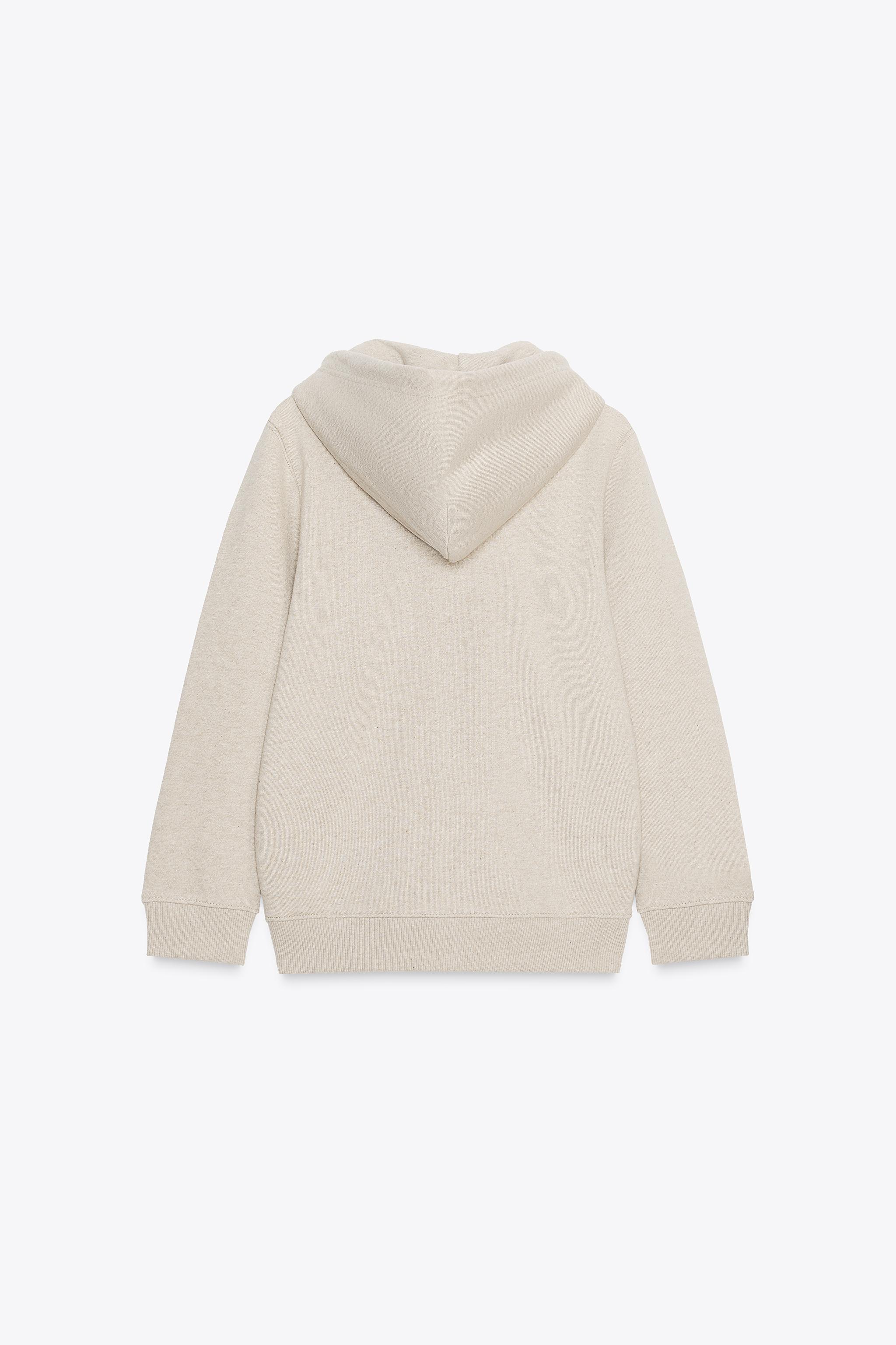 HOODED SWEATSHIRT