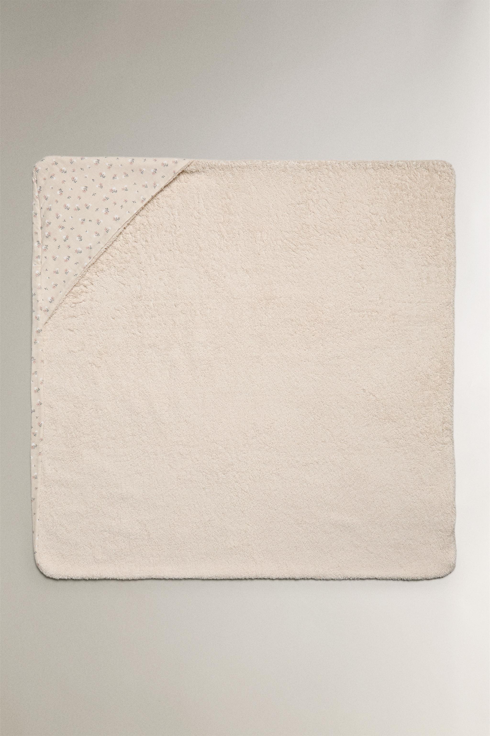 HOODED BABY BATH TOWEL WITH TULIPS