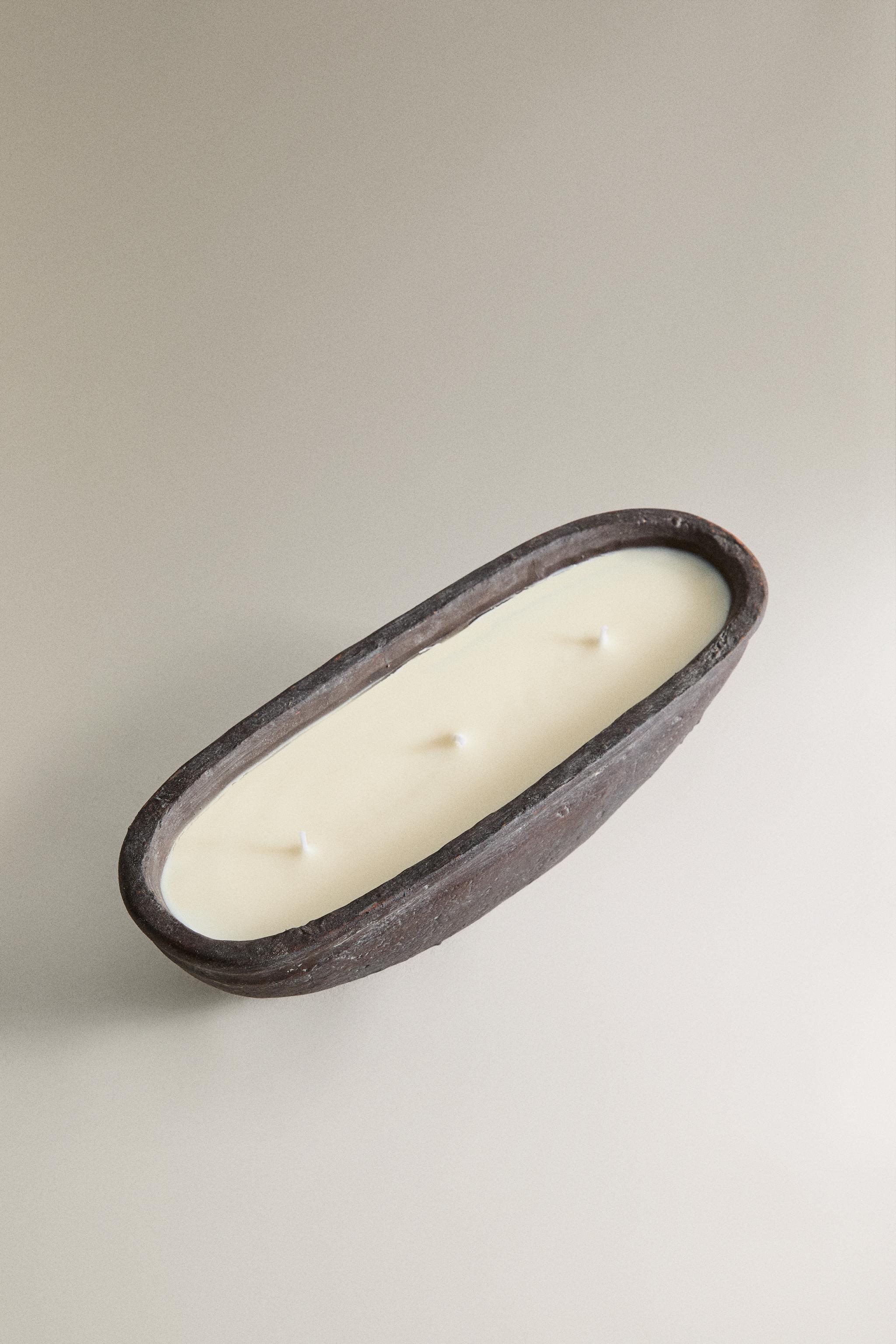 (600 GR) LEATHER AMBER SCENTED CANDLE