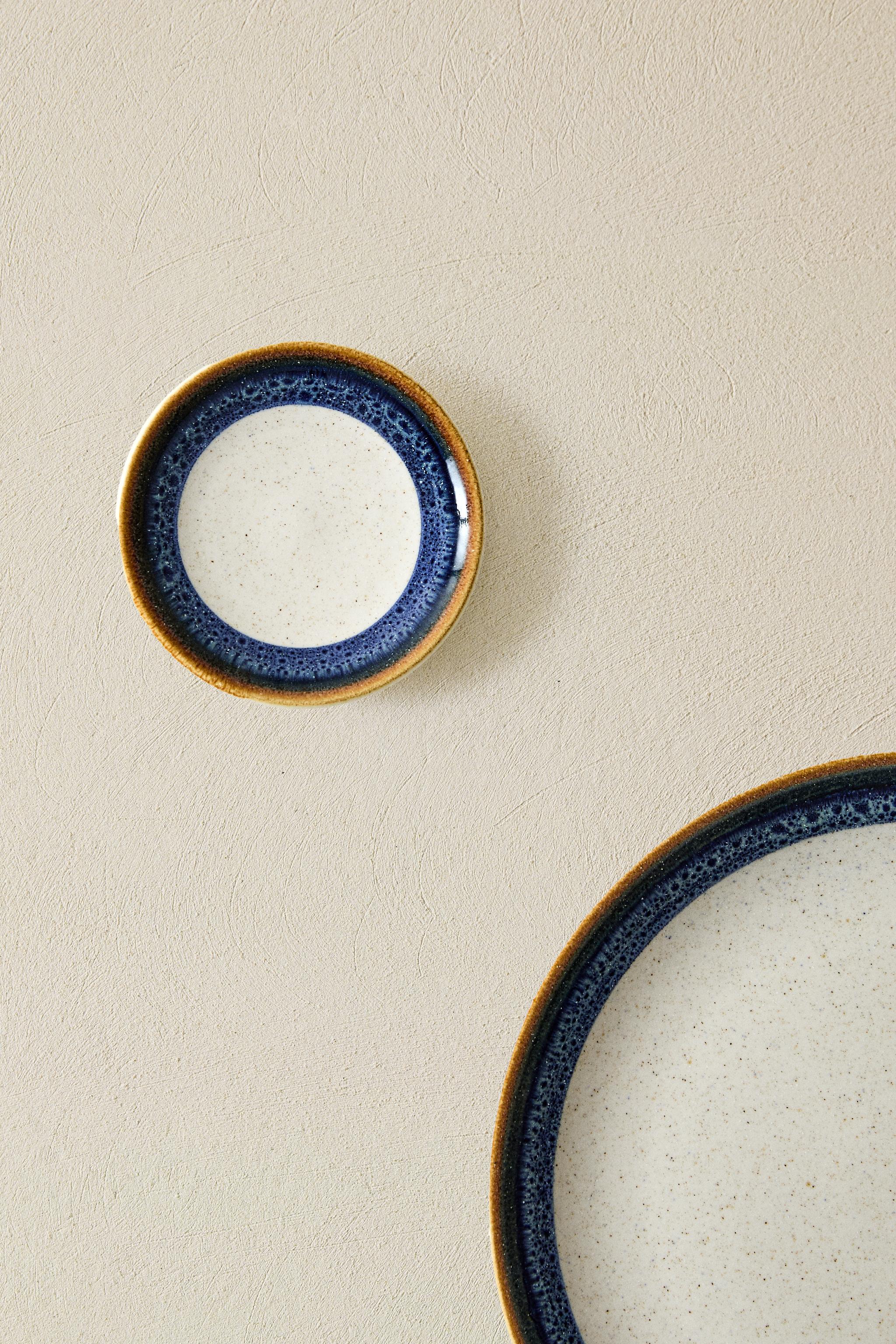 DYED RIM EARTHENWARE SIDE PLATE