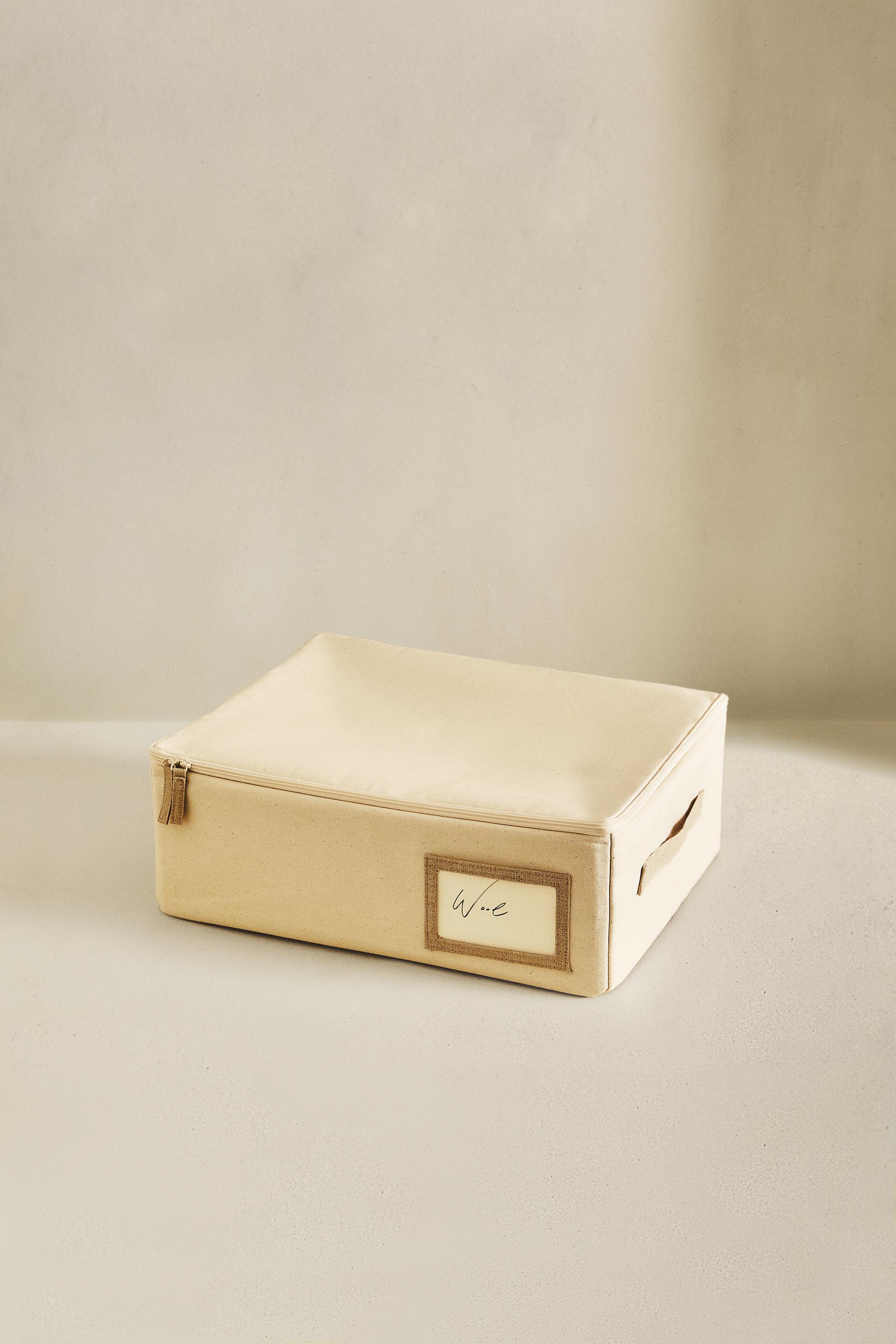 SMALL WARDROBE ORGANIZER BOX