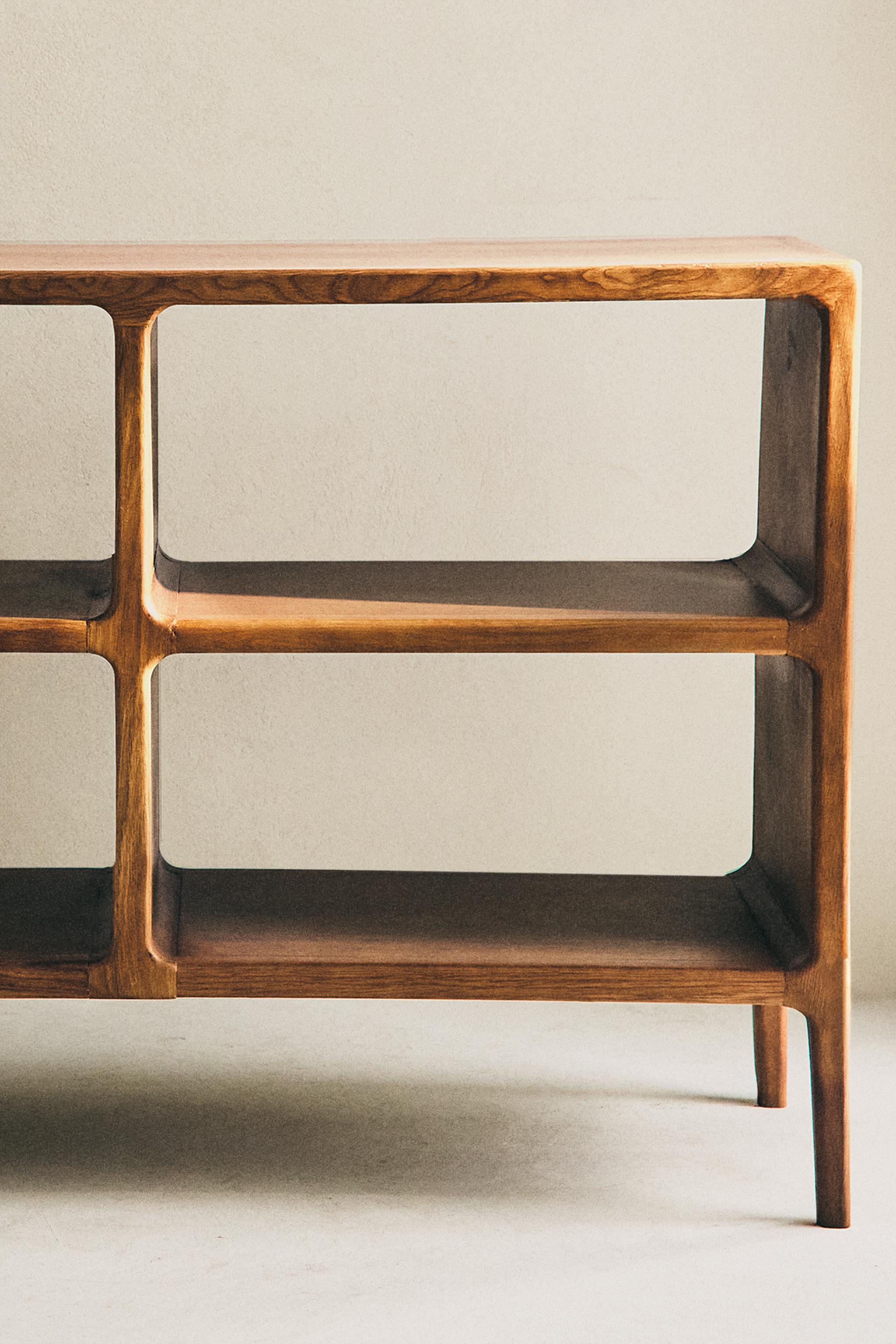 MEDIUM HONEY OAK SIDEBOARD