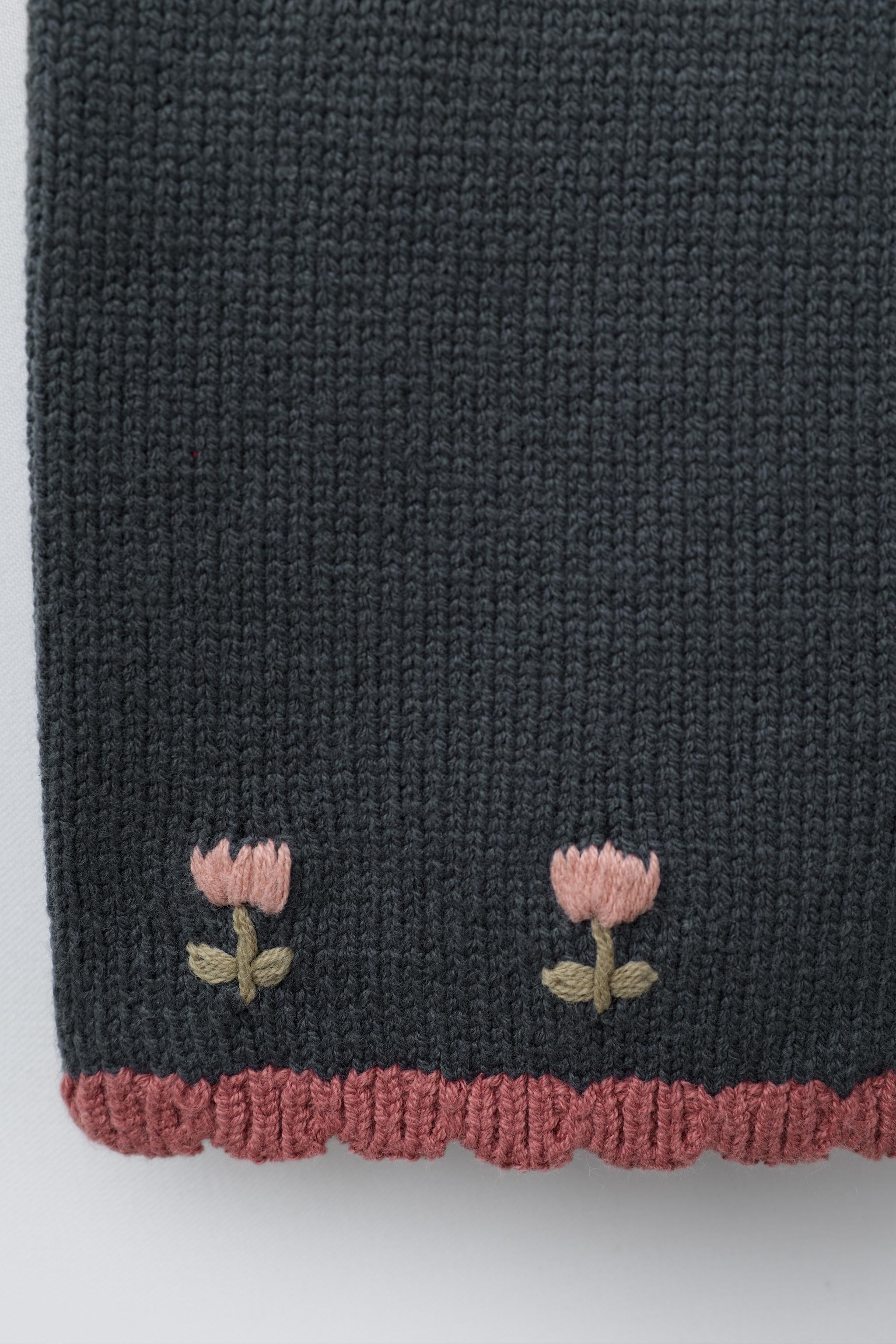 EMBROIDERED FLORAL KNIT CULOTTES