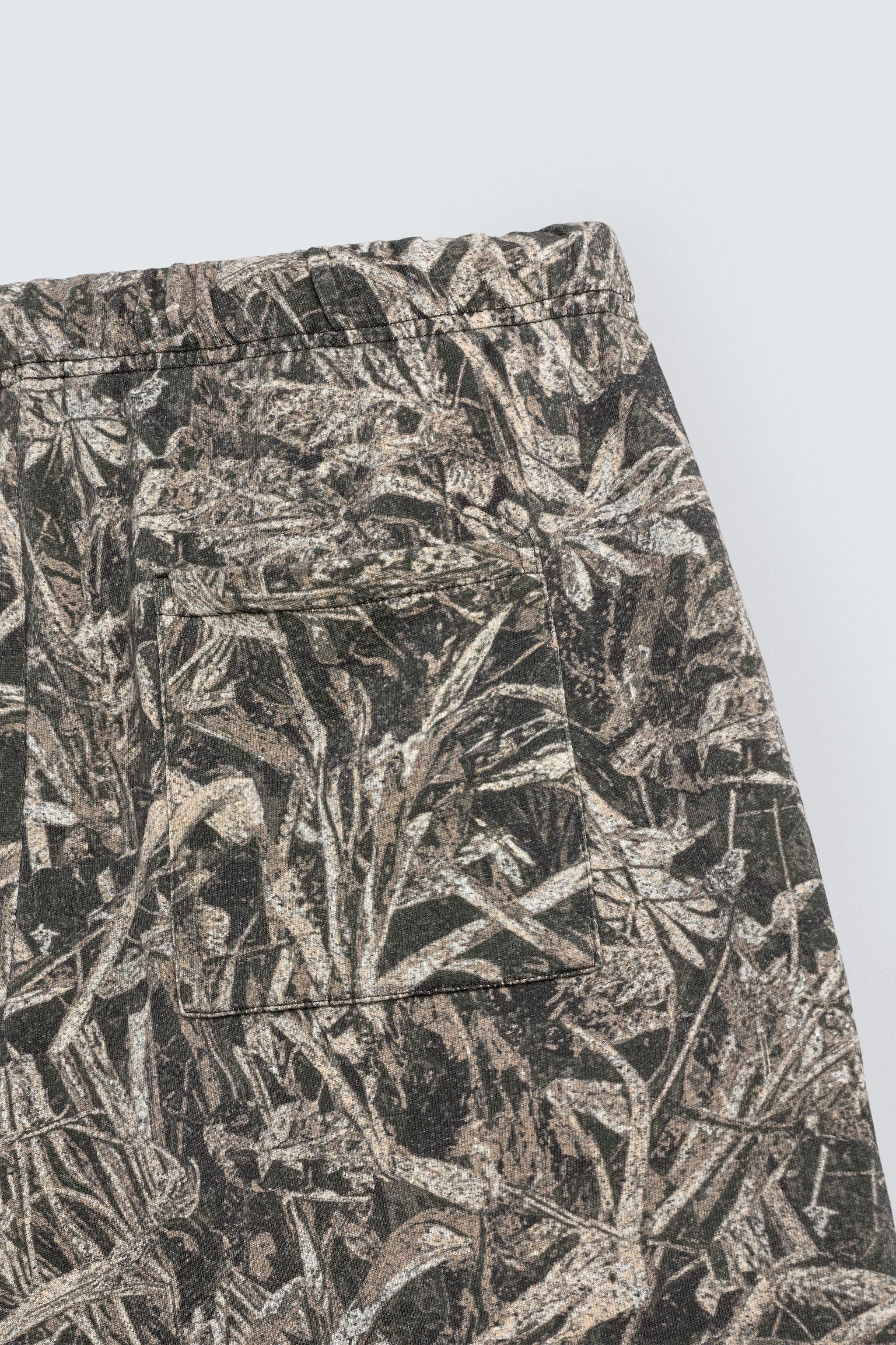 ABSTRACT PRINT SHORTS