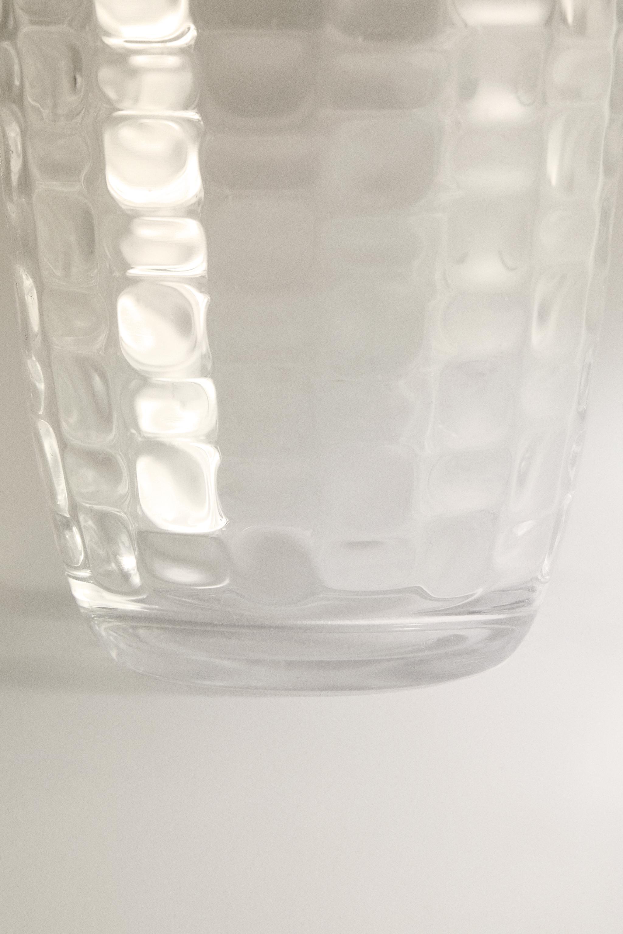 RAISED SQUARE-EFFECT TUMBLER