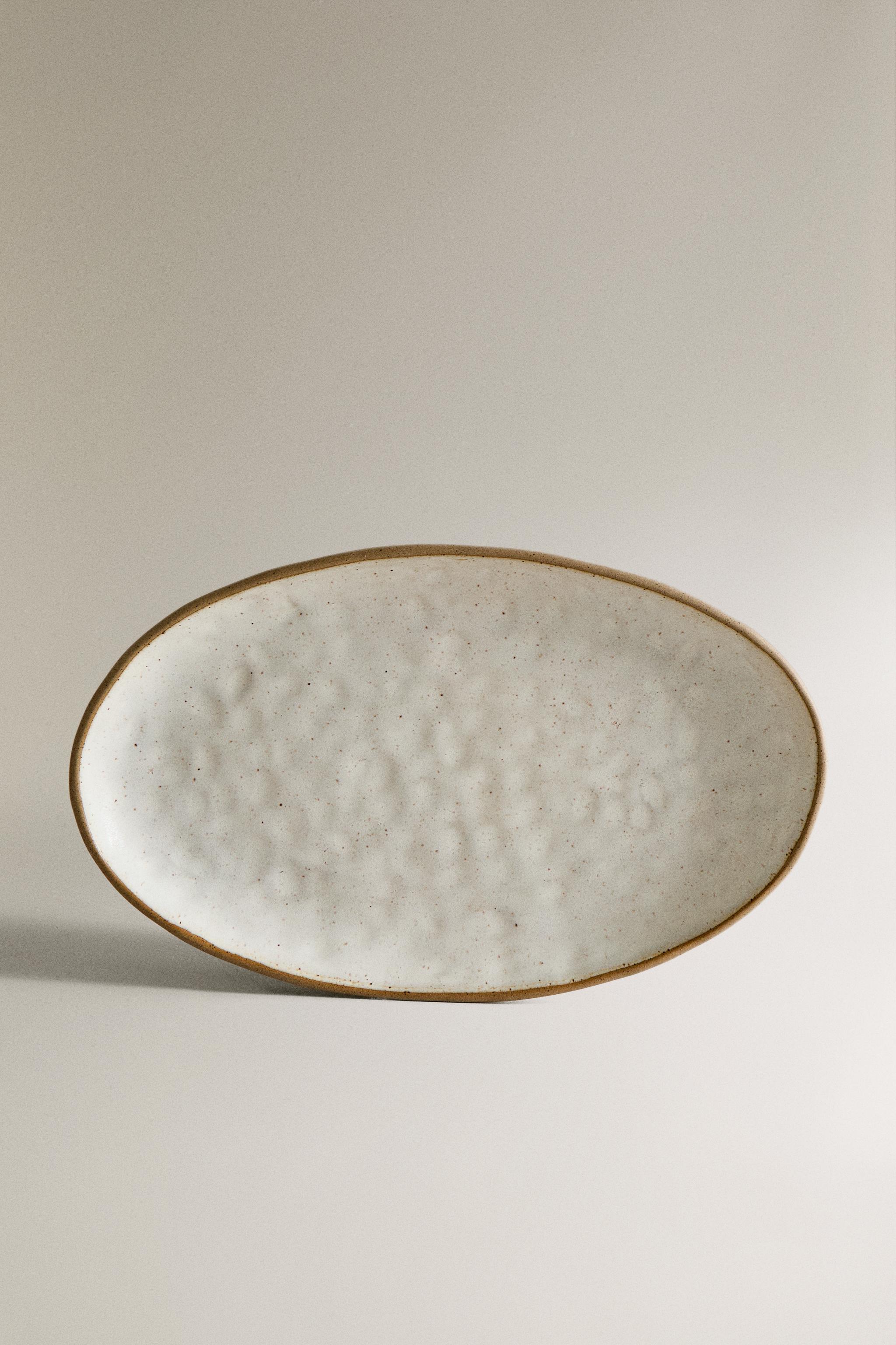 TEXTURED OVAL SERVING DISH