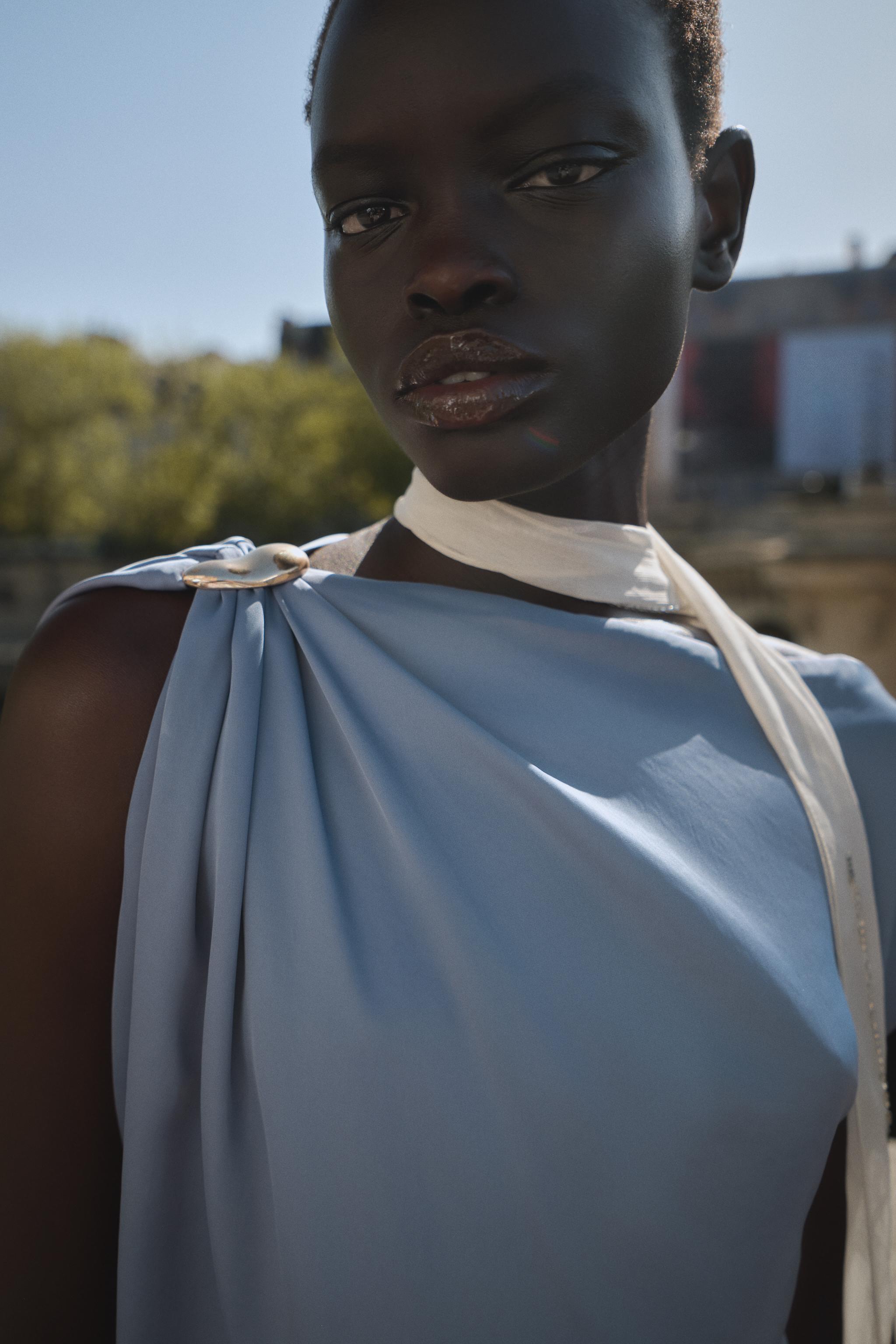 SATIN EFFECT TRIM TOP