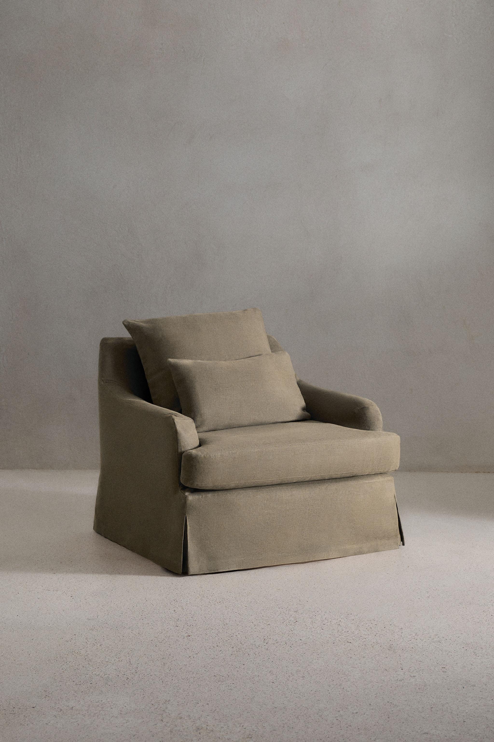 ARMCHAIR 01