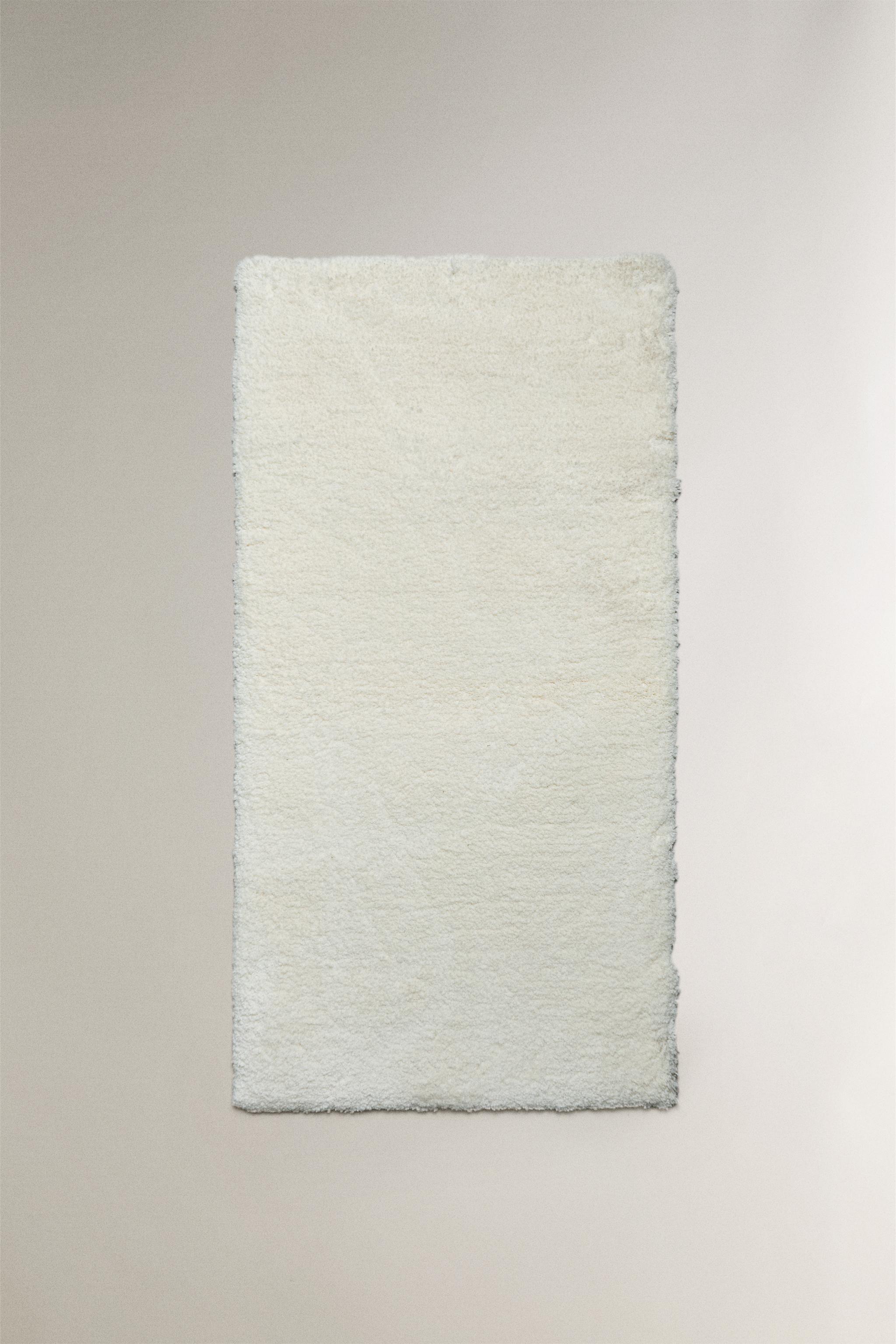 SOFT TEXTURED AREA RUG