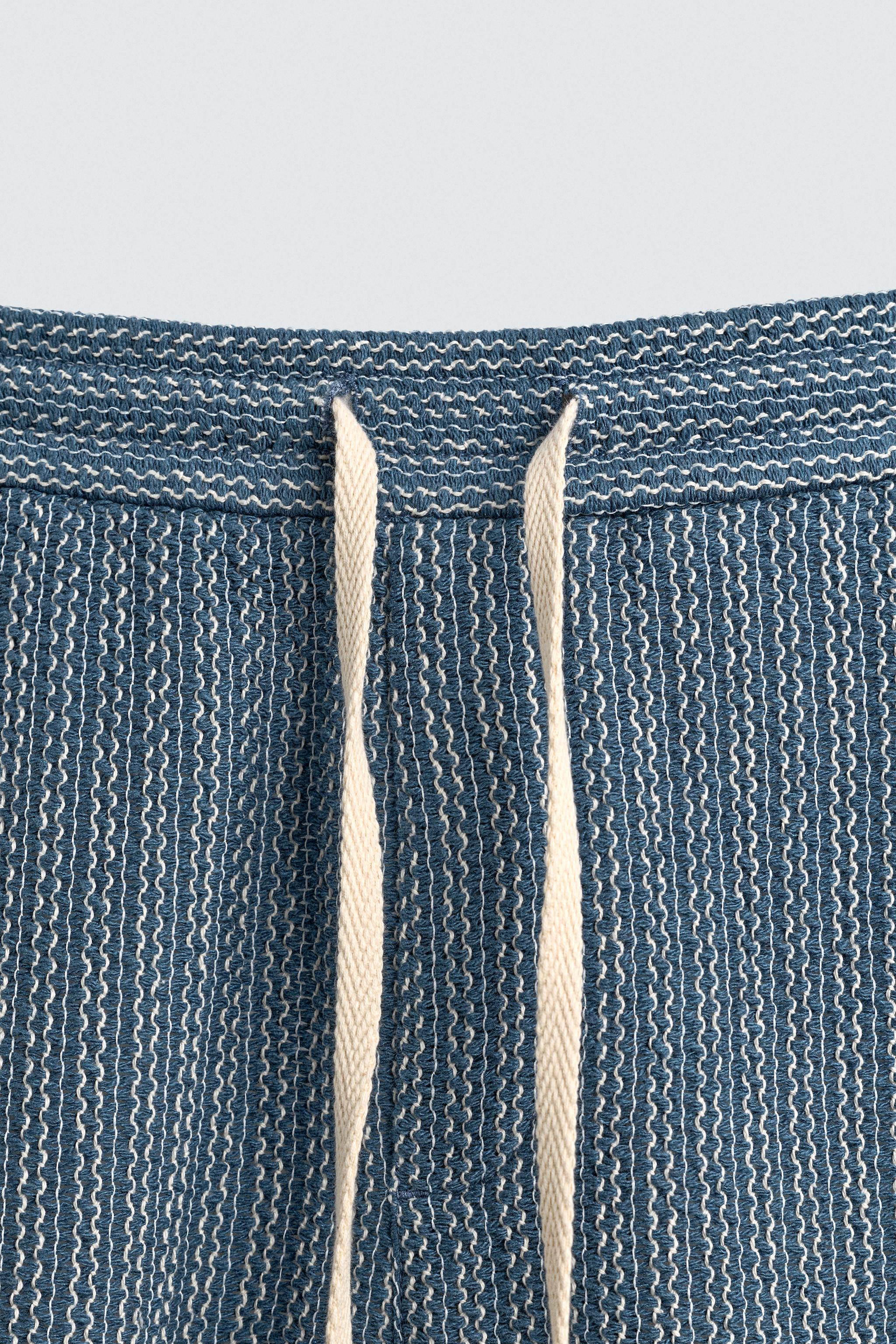 JACQUARD TEXTURED BERMUDA SHORTS